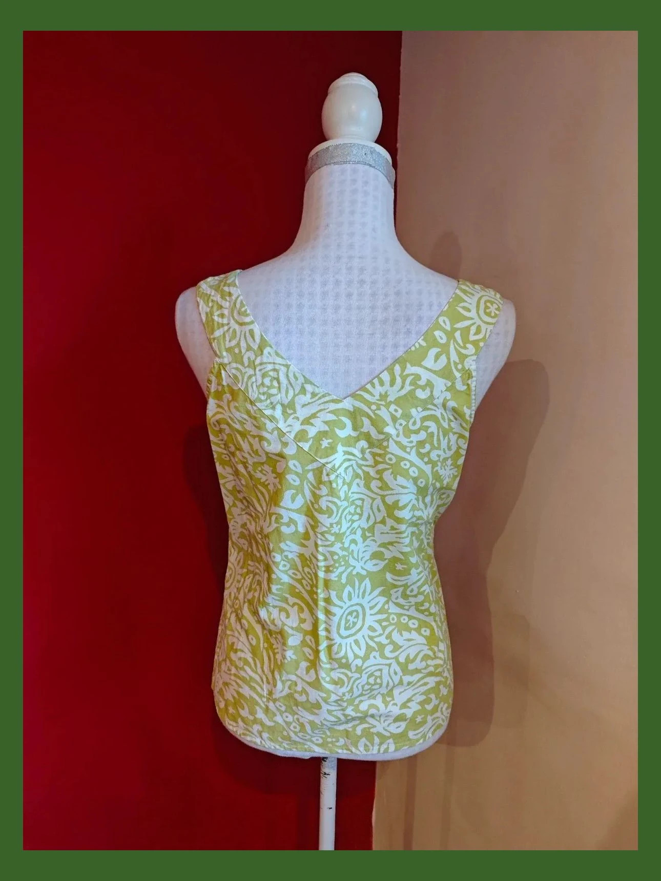 🌺Precioso top de tirantes anchos,tela de hilo verde, blanco y gris con abalorios – Fransa – taille L / 40 / 12 5