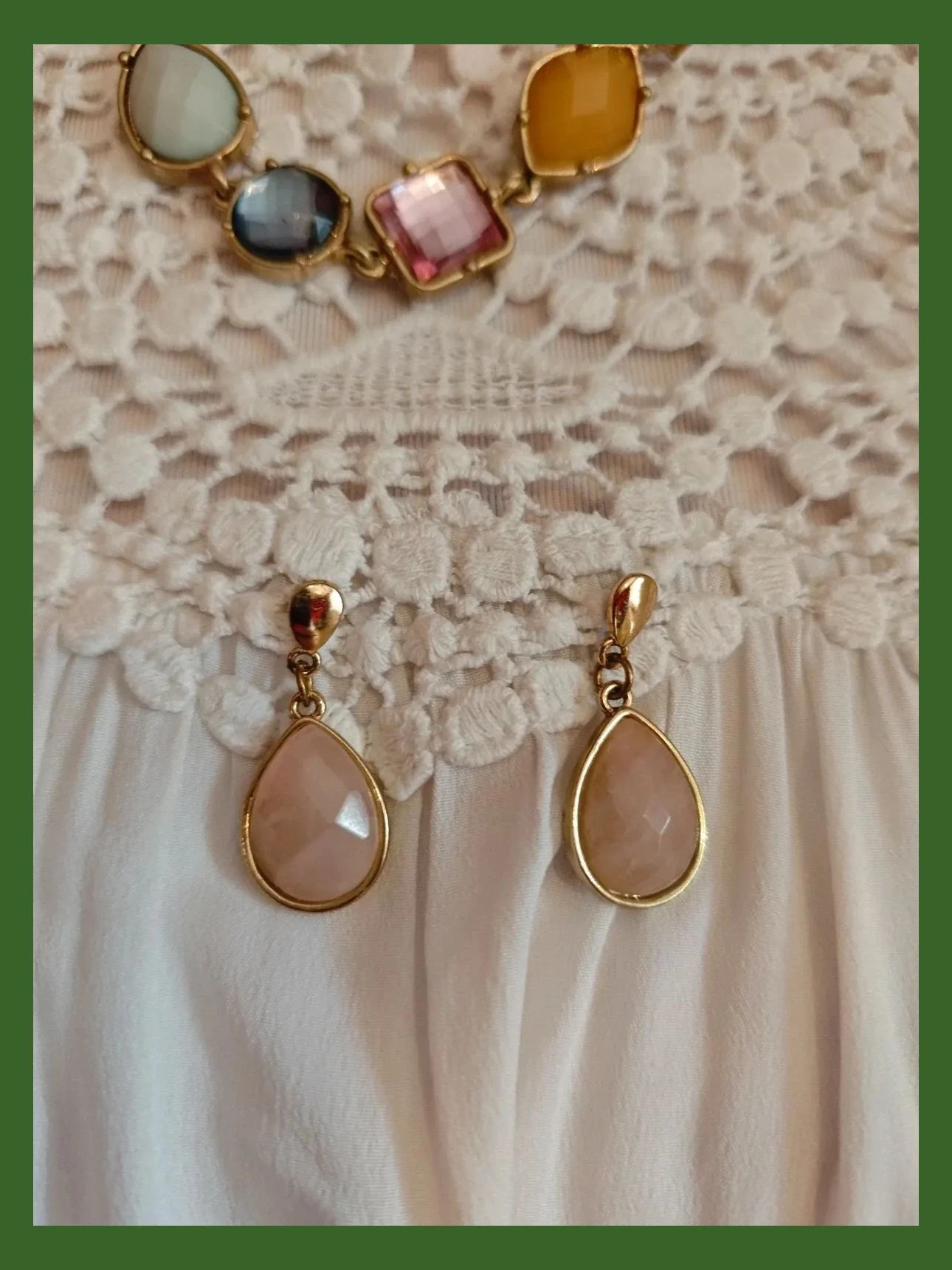 🌺 Precioso conjunto de gargantilla, pendientes y pulseras con abalorios multicolor – Blanco 5