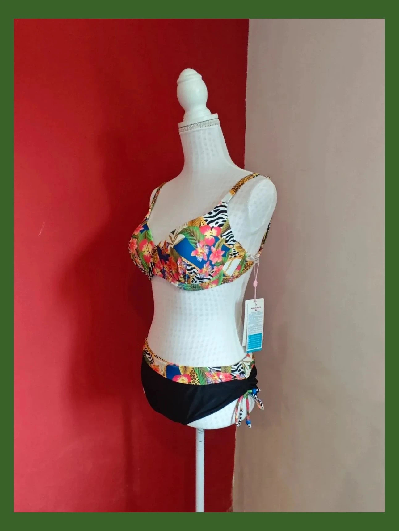 🌺 Llamativo bikini estampado tropical y braguita combinado con negro – Mia Mia – taille XXL / 44 / 16 2