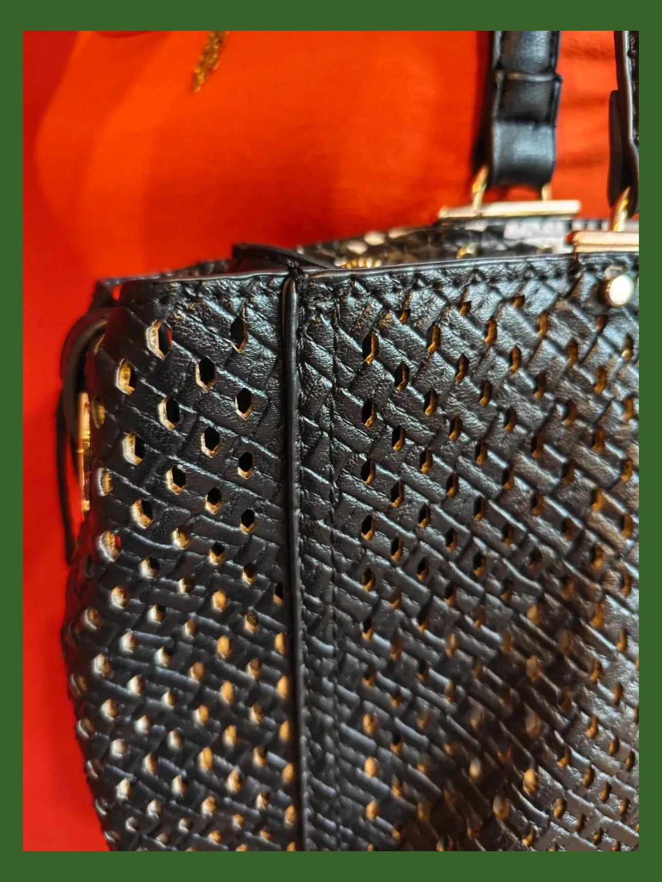🌺 Práctico bolso reversible negro y blanco con palmeras, con bolsito interior extraíble – Parfois 5