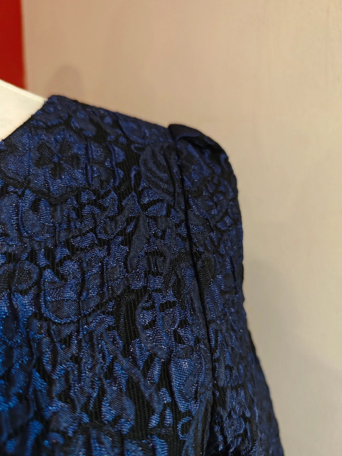 🌺Vestido elegante de tejido jacquard tipo brocado en azul marino y negro, con bonito relieve – pompa – taille XL / 42 / 14 3