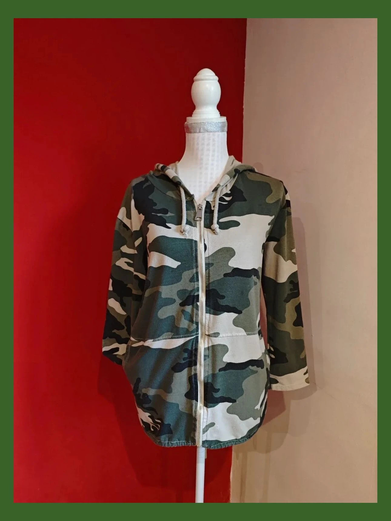 🌺Sudadera con estampado camuflaje militar en tonos verde, negro y beige – New Collection – taille XXXL / 46 / 18
