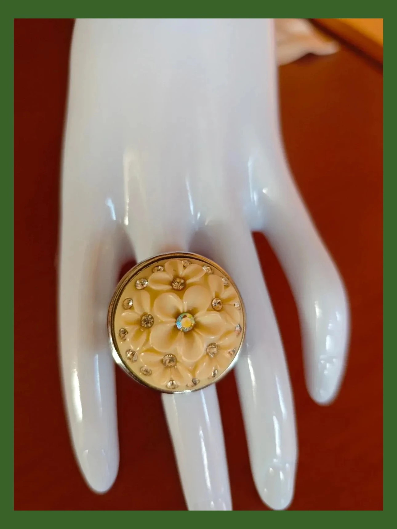 🌺Anillo ajustable circular plateado con pieza de flores tonos crema y brillantes – taille 18,5 mm 4