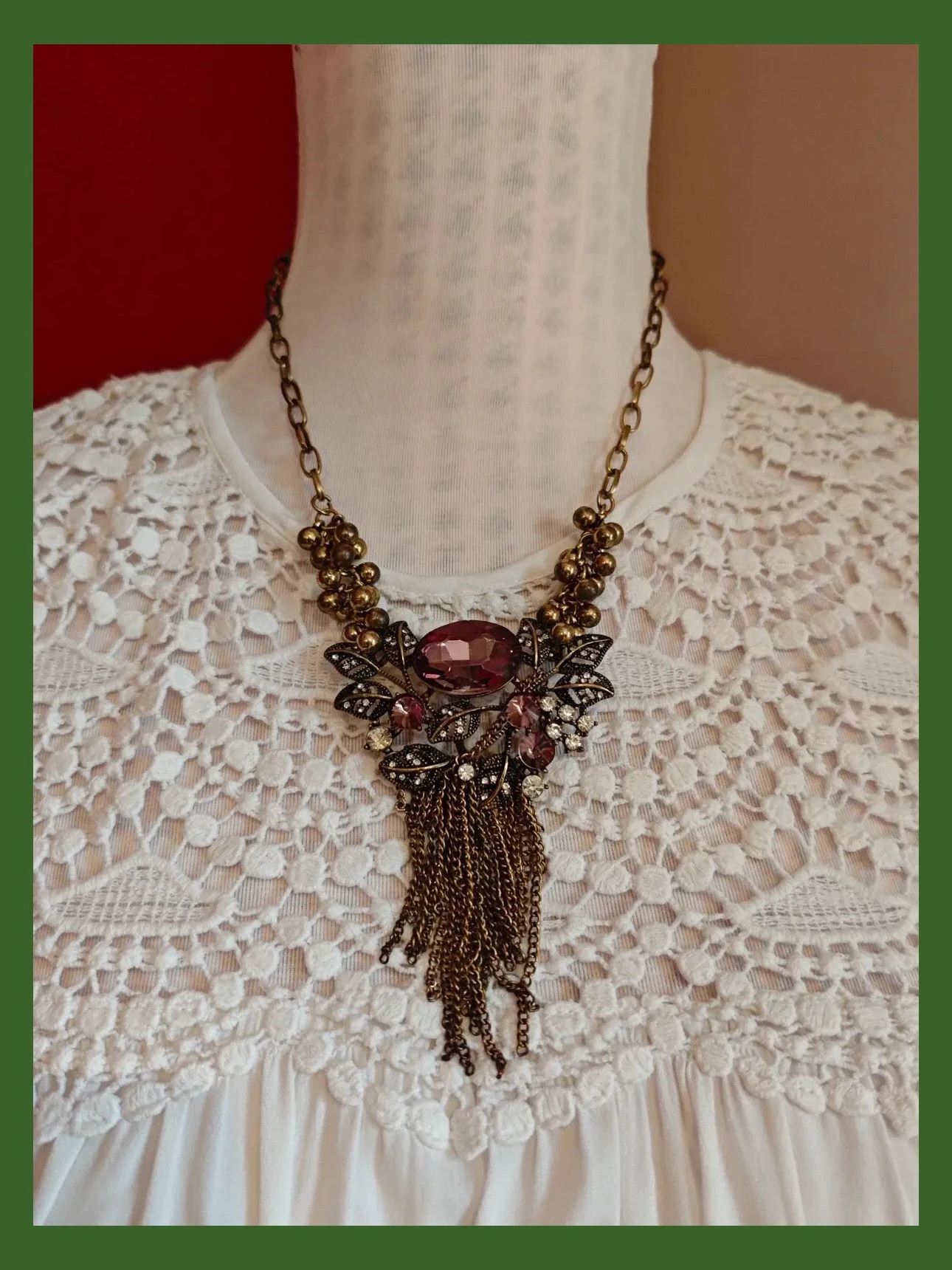 🌺 Elegante gargantilla floral con brillantes lila y plateado con cadenitas – El Corte Inglés 2