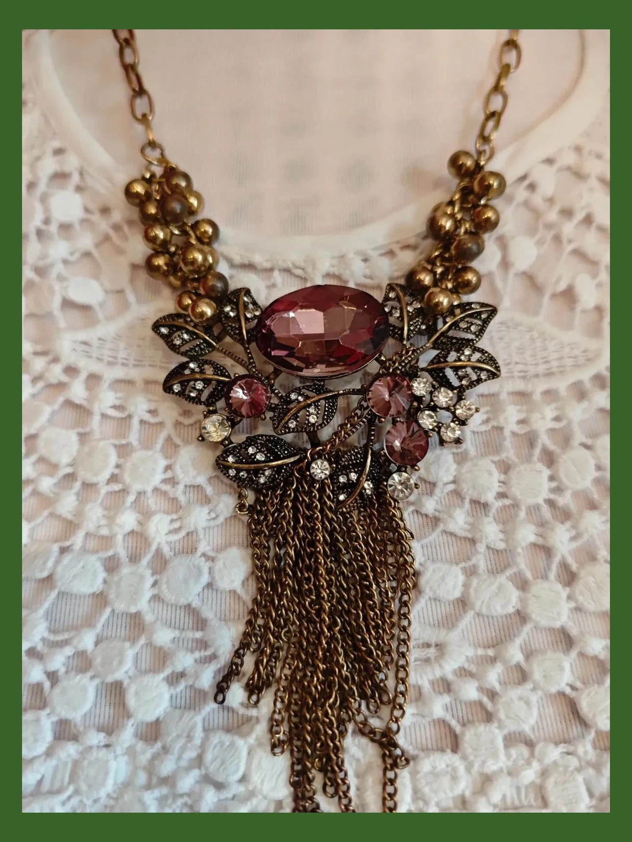 🌺 Elegante gargantilla floral con brillantes lila y plateado con cadenitas – El Corte Inglés 3