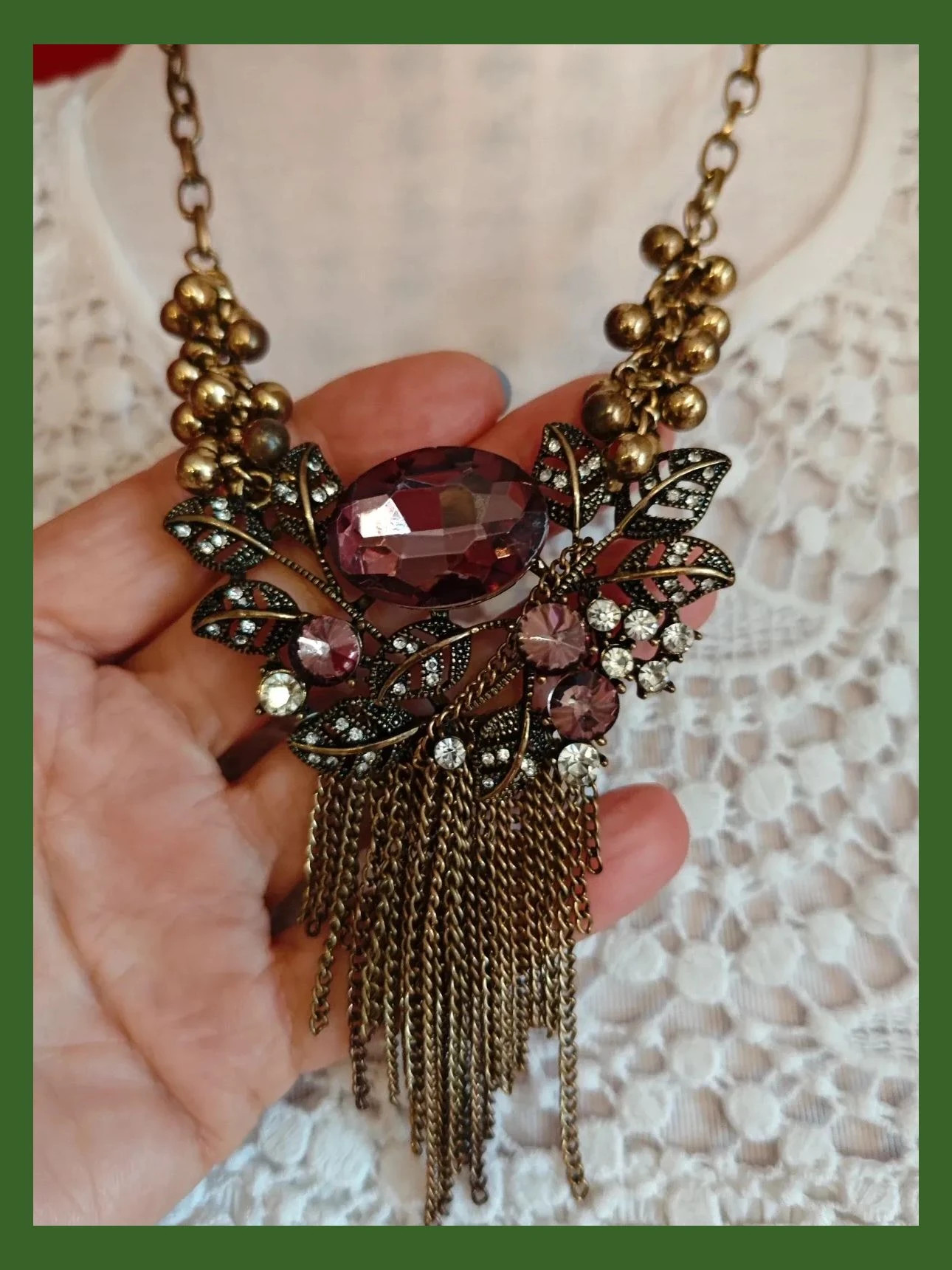 🌺 Elegante gargantilla floral con brillantes lila y plateado con cadenitas – El Corte Inglés 4