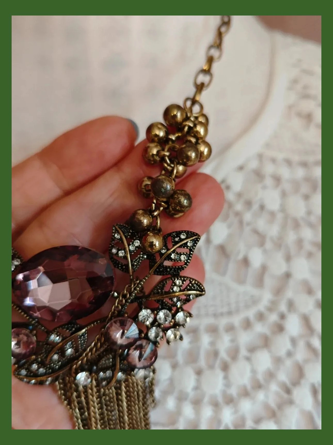 🌺 Elegante gargantilla floral con brillantes lila y plateado con cadenitas – El Corte Inglés 5