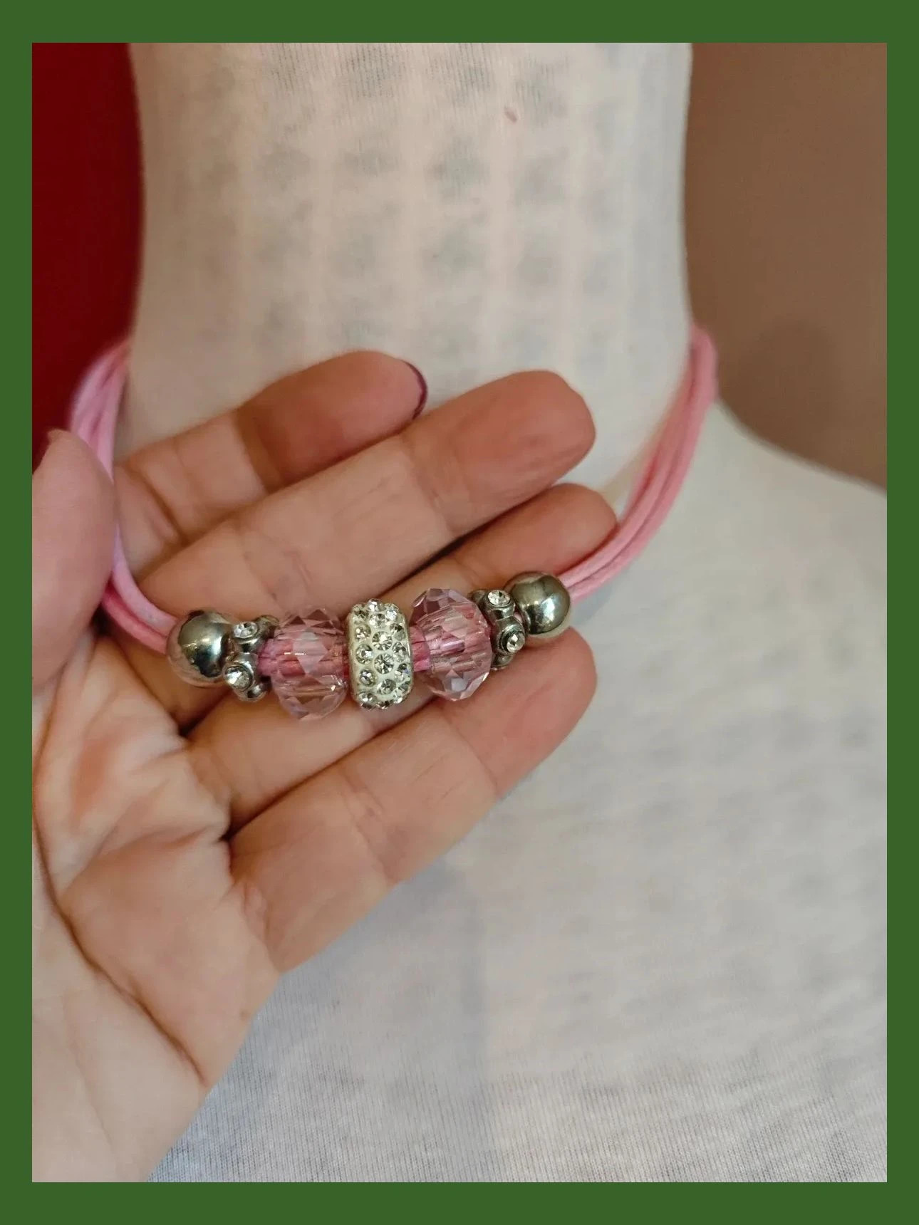 🌺Bonito conjunto de gargantilla y pulsera de cordones rosa con charms plateados y perlas 3