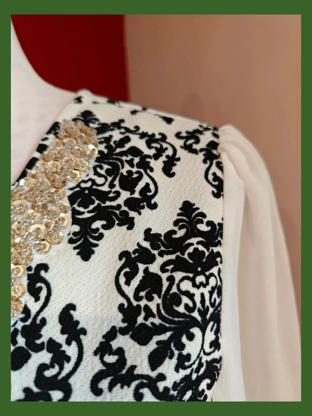 🌺 Elegante vestido estampado damasco blanco y negro con aplicación collar de perlas y lentejuelas – Miss 83 – taille L / 40 / 12 5