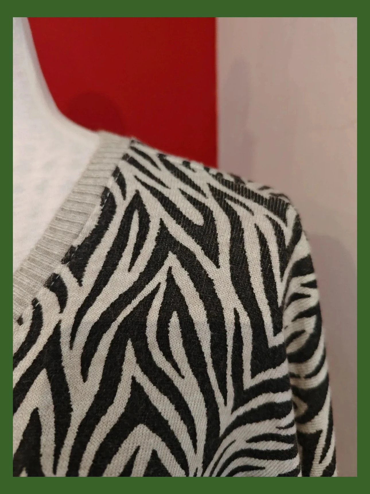 🌺 Jersey de punto estampado cebra con puntillas en el bajo – Vintage Dressing – taille XXL / 44 / 16 3
