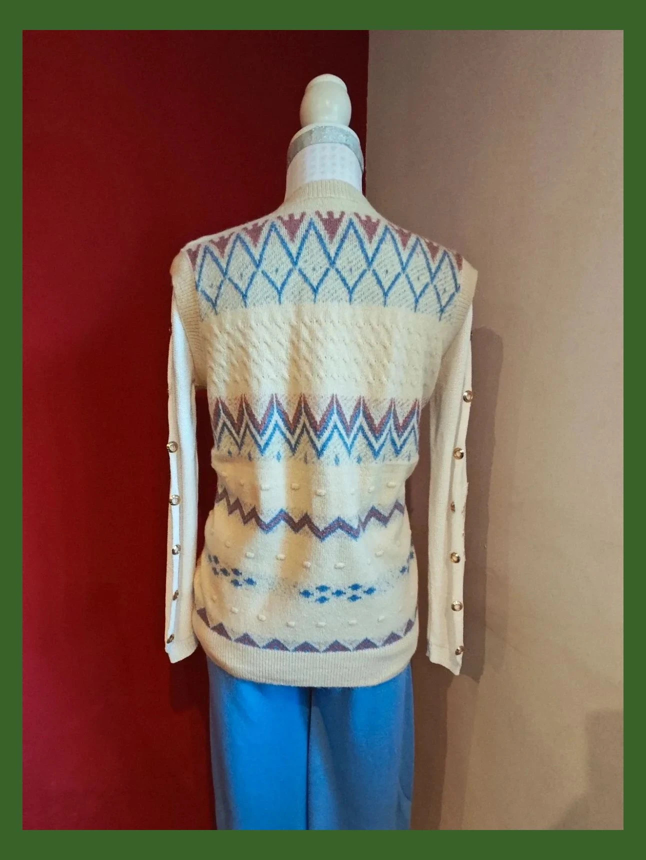 🌺 Bonito chaleco de punto muy suave beige con grecas azul y rosa – Corazon – taille XL / 42 / 14 5