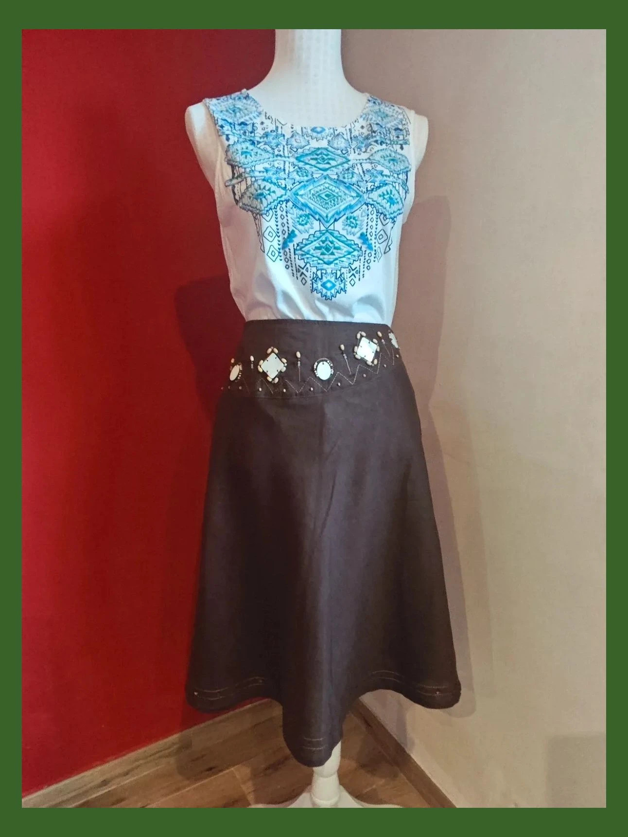 🌺 Elegante falda de lino y ramio marrón con piezas de madera y nácar en cintura