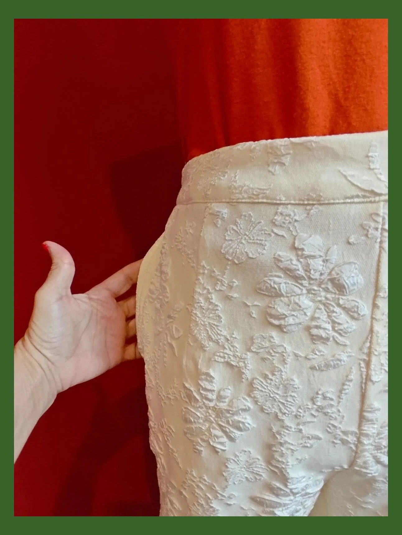 🌺 Estiloso pantalón tono crema con flores en relieve de pata ancha – Vintage Dressing – taille XL / 42 / 14 5