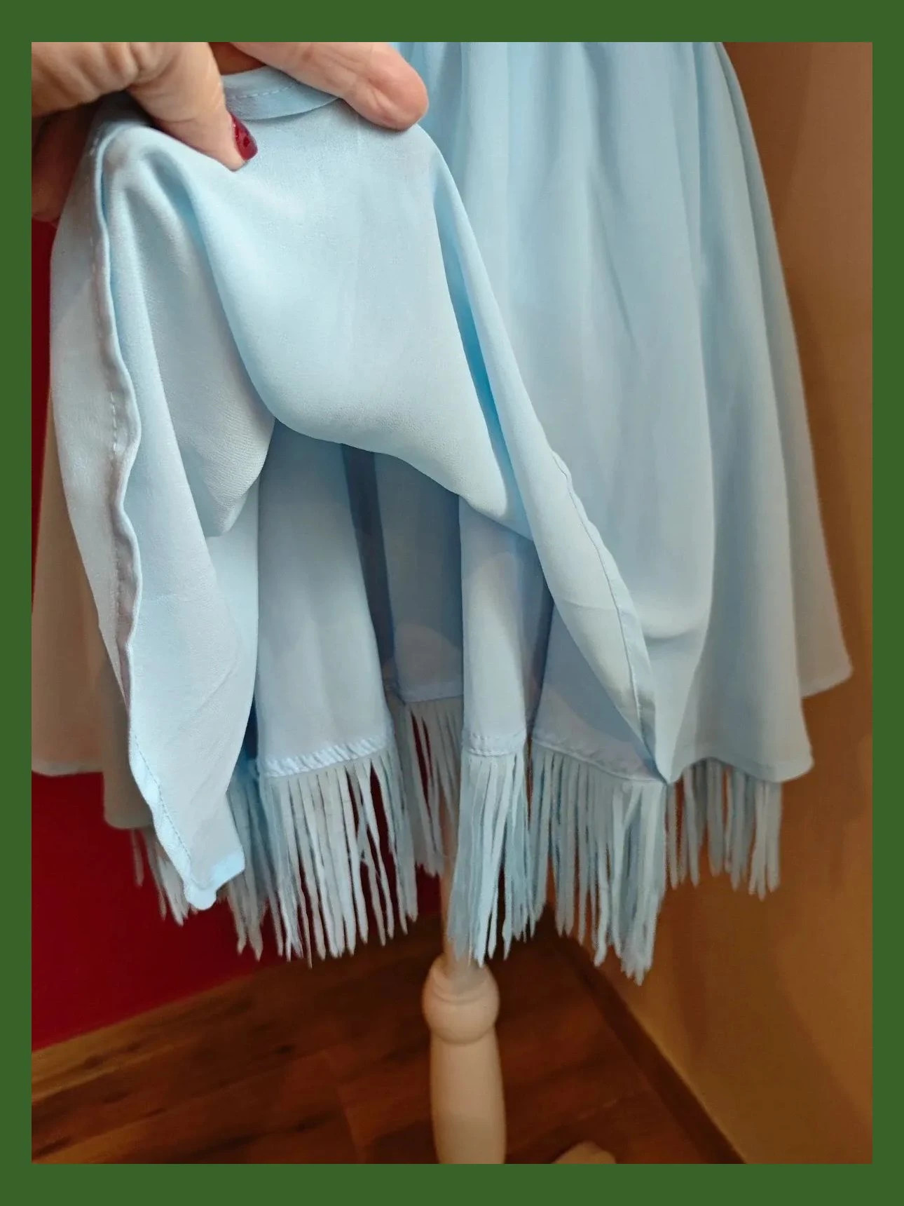 🌺 Preciosa minifalda azul claro con vuelo y flecos, talla M – Top Queens – taille M / 38 / 10 4