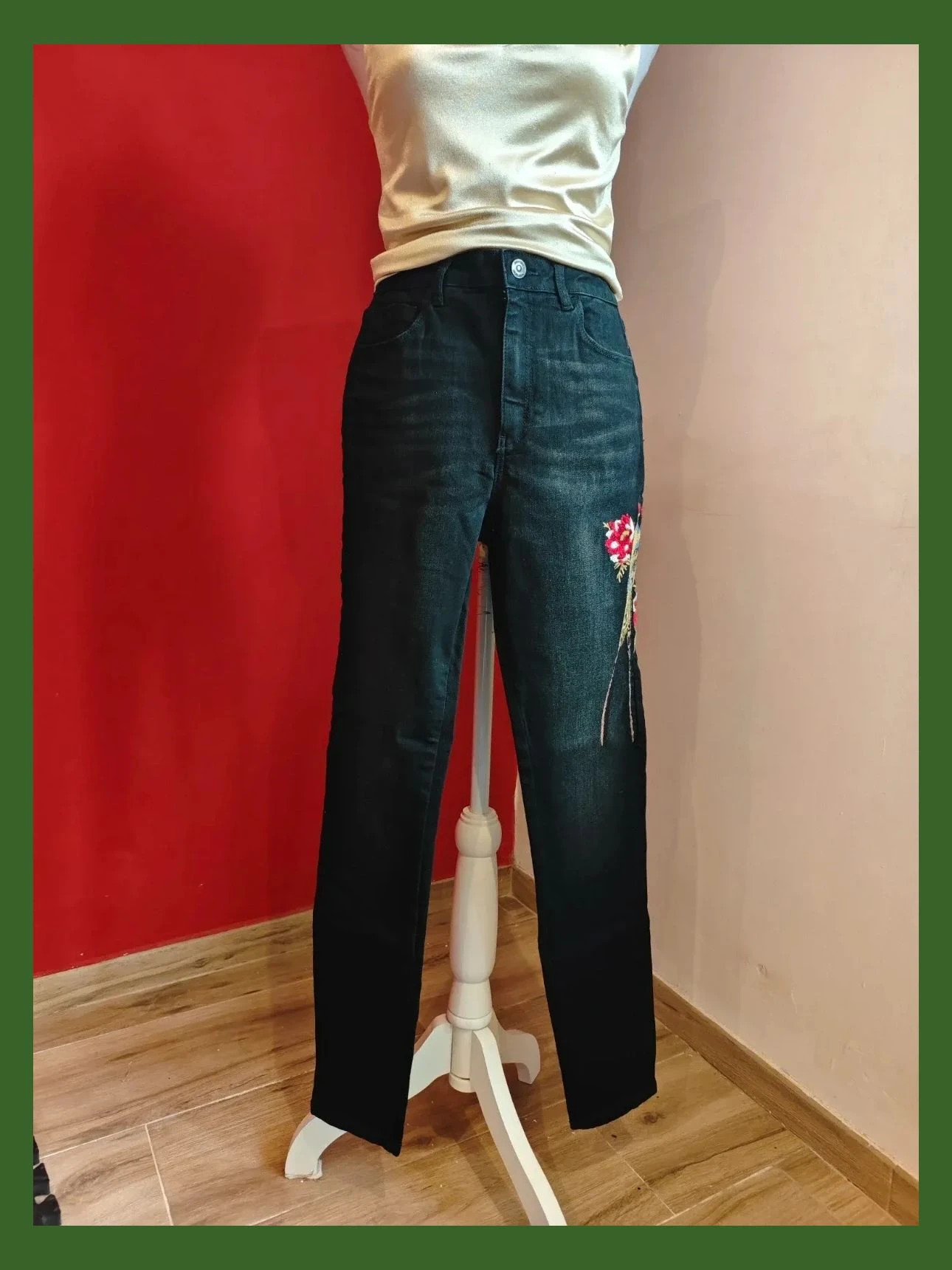 🌺Vaquero skinny fit negro de algodón elástico con bordados flores y pájaro, ver descripción – Kiabi – taille S / 36 / 8
