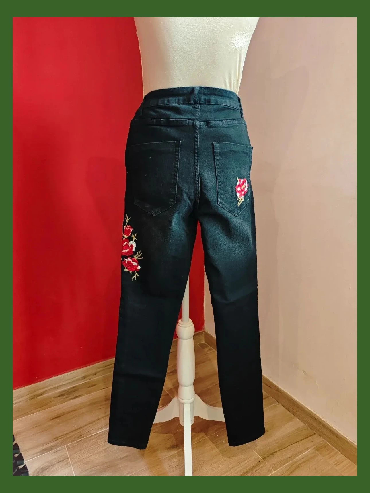 🌺Vaquero skinny fit negro de algodón elástico con bordados flores y pájaro, ver descripción – Kiabi – taille S / 36 / 8 3
