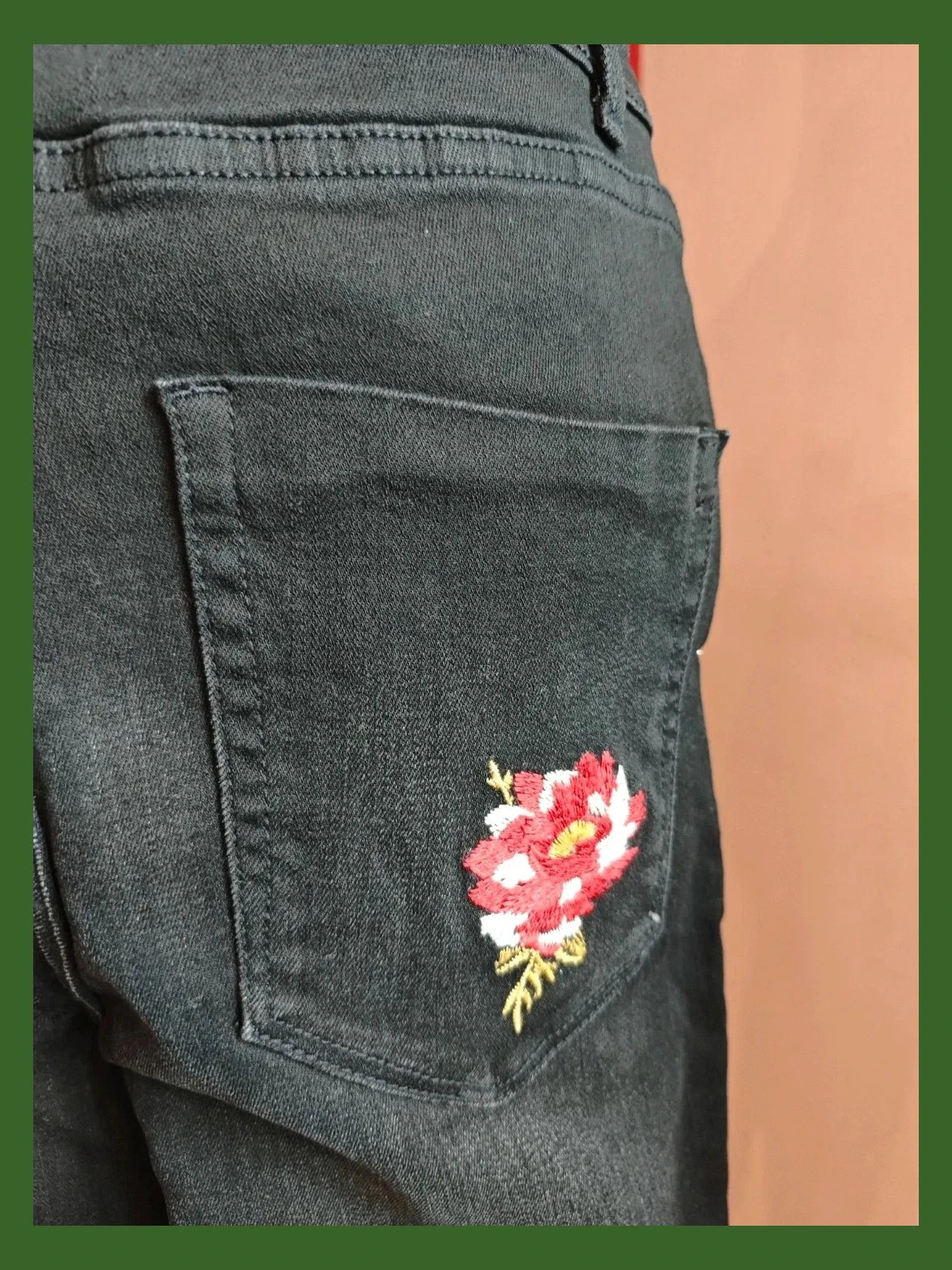 🌺Vaquero skinny fit negro de algodón elástico con bordados flores y pájaro, ver descripción – Kiabi – taille S / 36 / 8 5