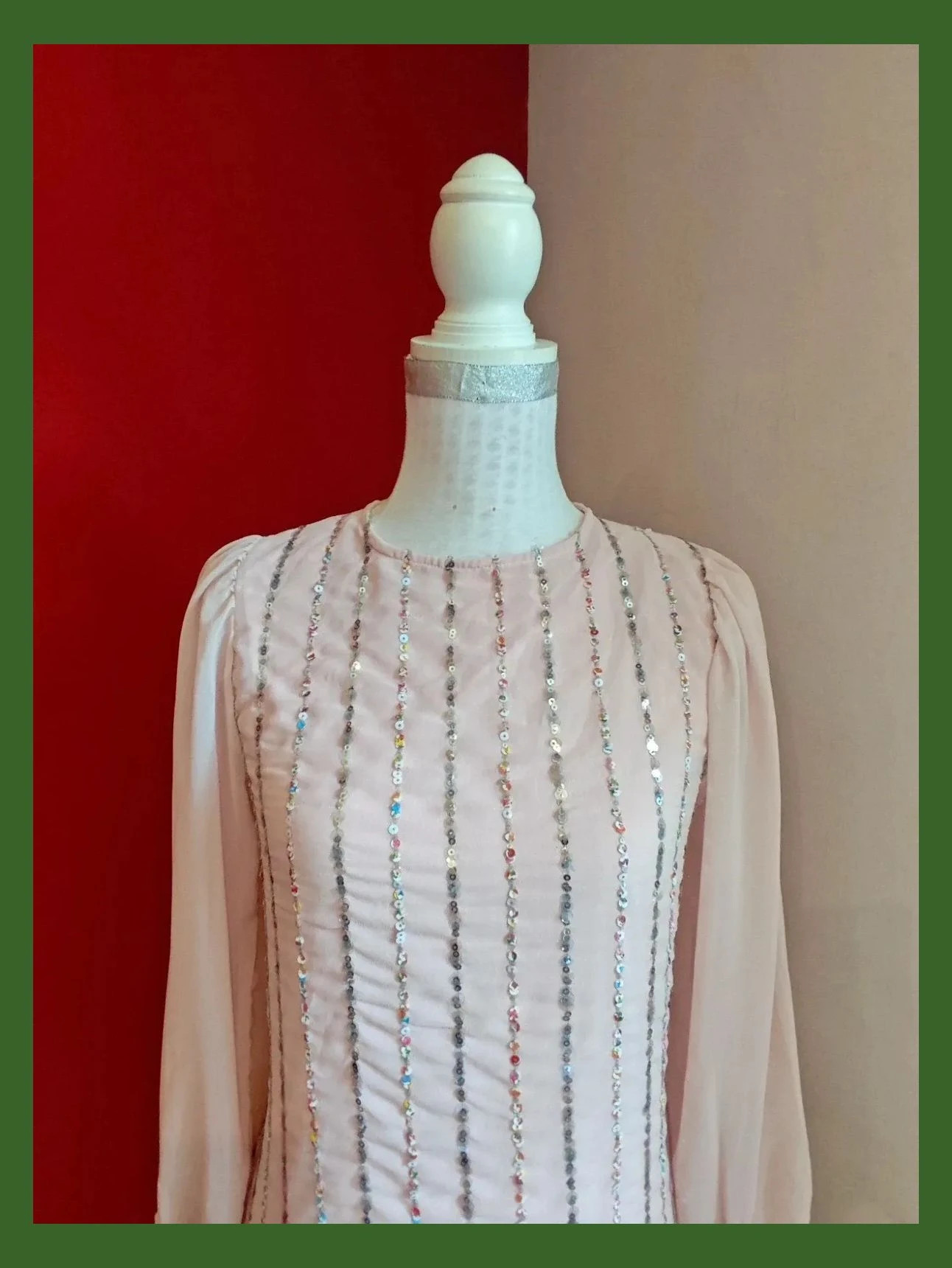 🌺 Elegante vestido de gasa rosa con filas de lentejuelas plateadas y multicolor – CELOP – taille L / 40 / 12 3