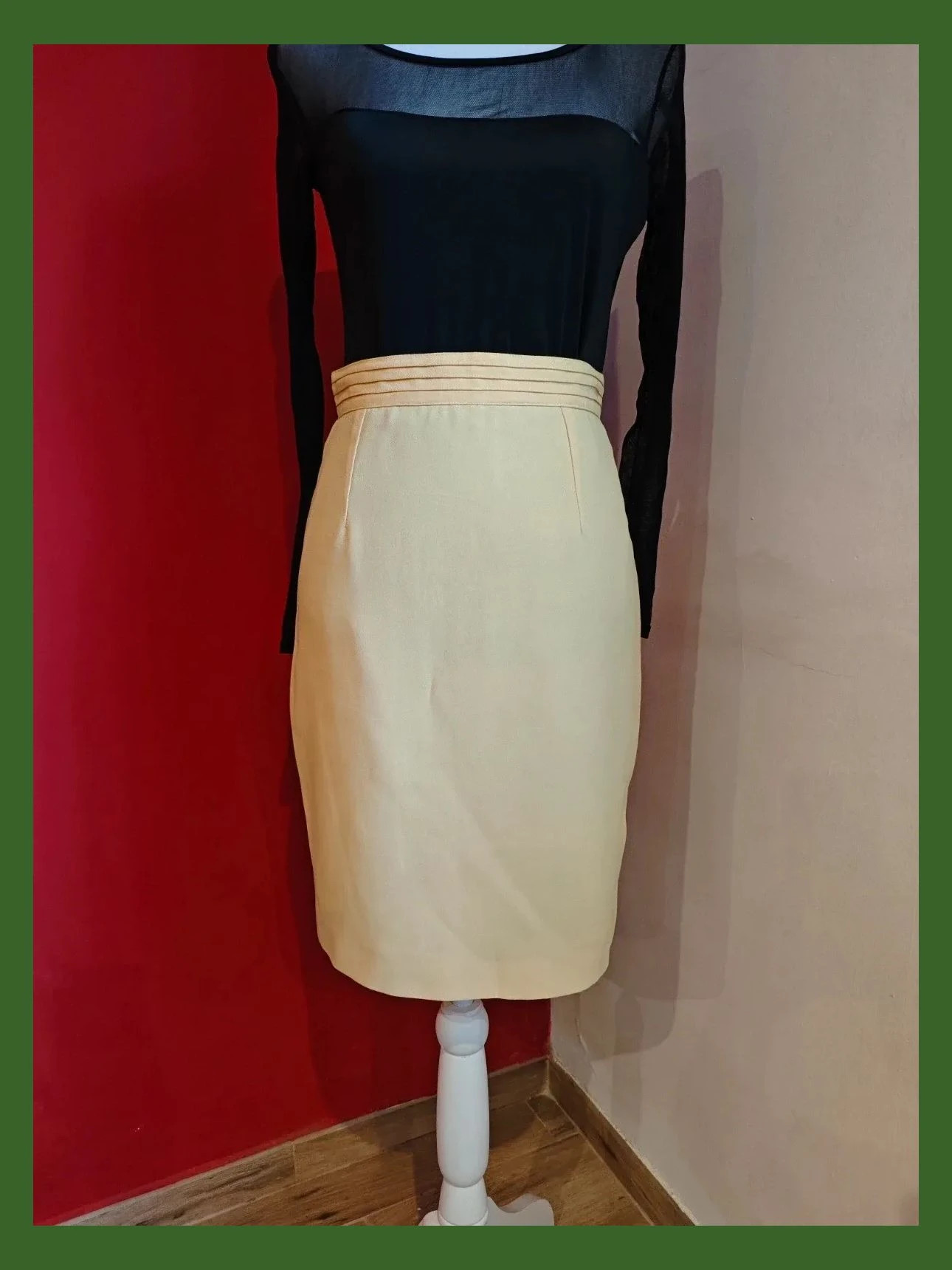 🌺 Falda entallada amarillo claro con pliegues en cintura – El Corte Inglés – taille M / 38 / 10