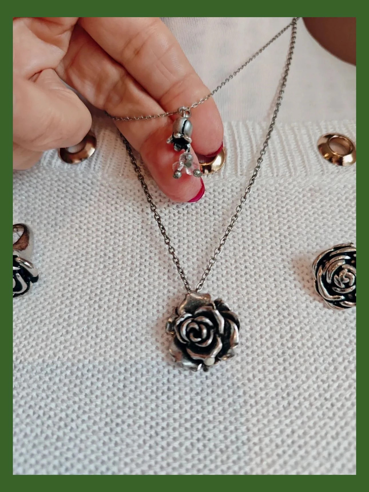 🌺 Precioso conjunto vintage de colgante, anillo, pendientes y pulsera plateados – Vintage Chic 3