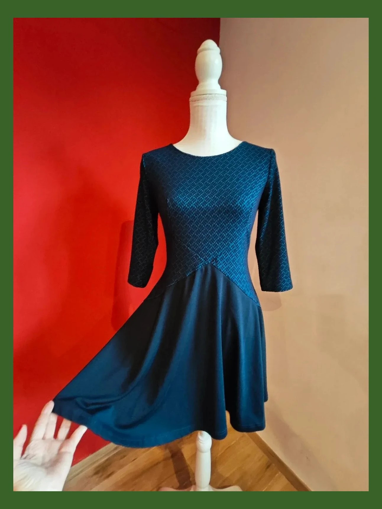 🌺 Bonito vestido de punto negro y en la parte superior con rombos negros y tonos aguamarina – Sweet Miss – taille S / 36 / 8 3