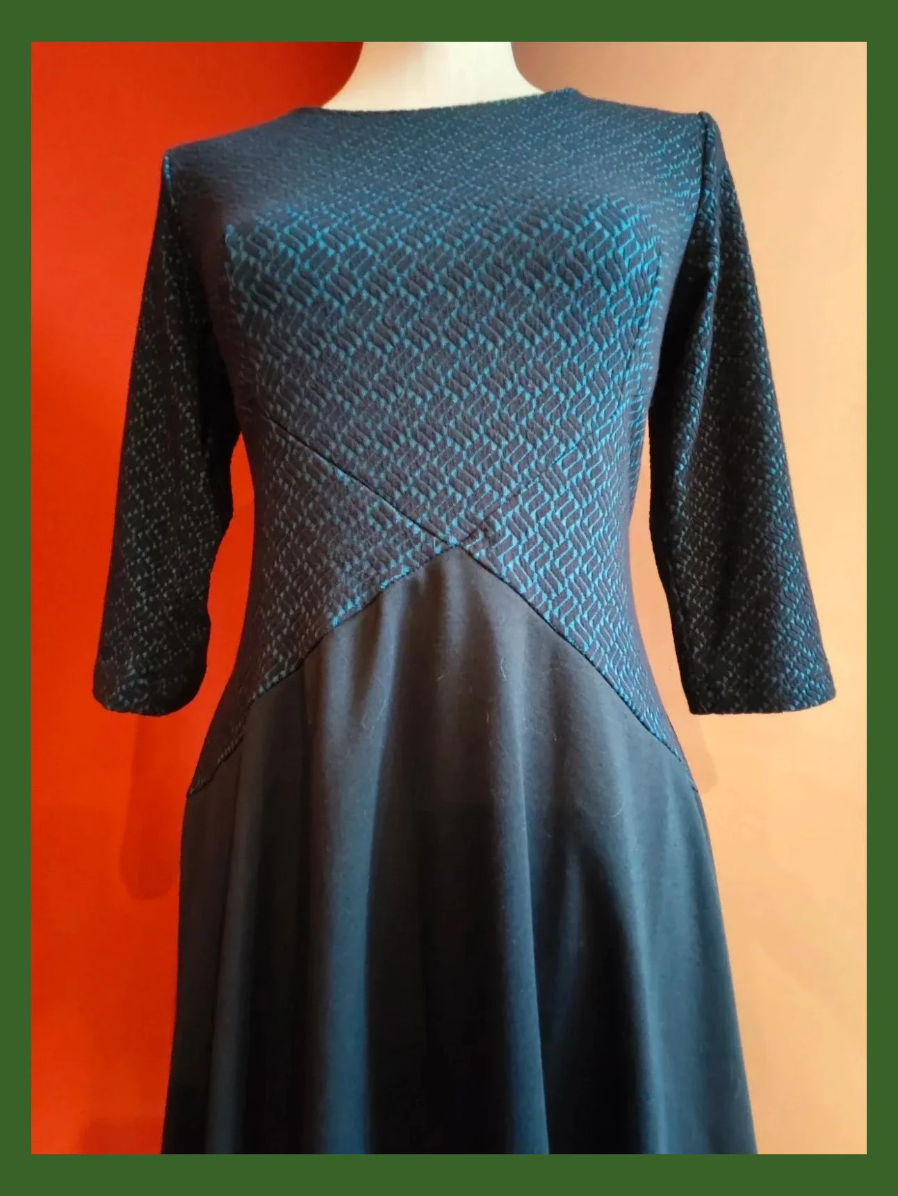 🌺 Bonito vestido de punto negro y en la parte superior con rombos negros y tonos aguamarina – Sweet Miss – taille S / 36 / 8 5
