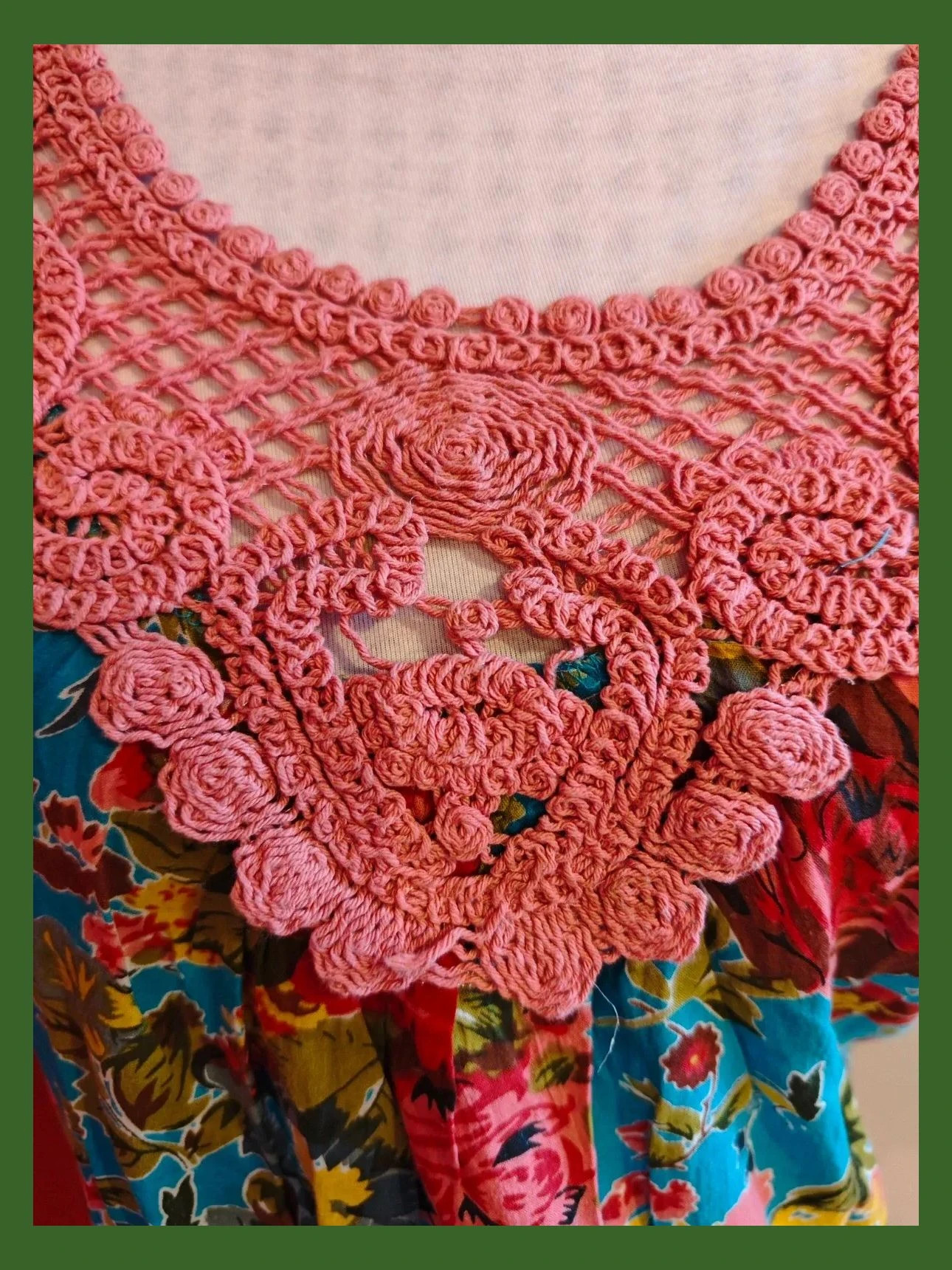 🌺Precioso blusón de algodón en colores vivos y crochet rosa en mangas, cuello y bajo, talla M – Corte Hindu – taille M / 38 / 10 4