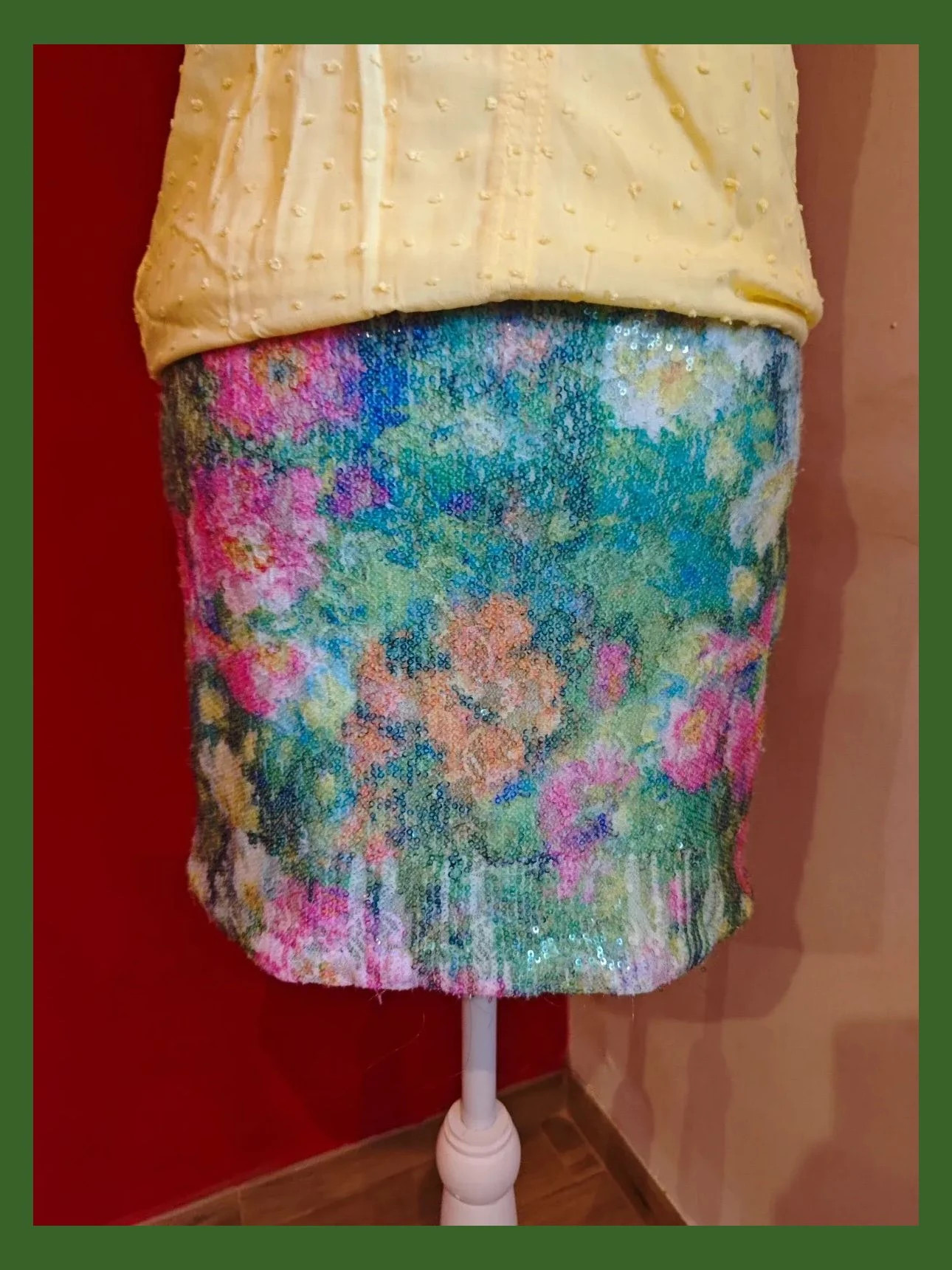🌺Original vestido combinado tela plumeti amarillo arriba y falda de lentejuelas multicolor – Cayro – taille S / 36 / 8 5