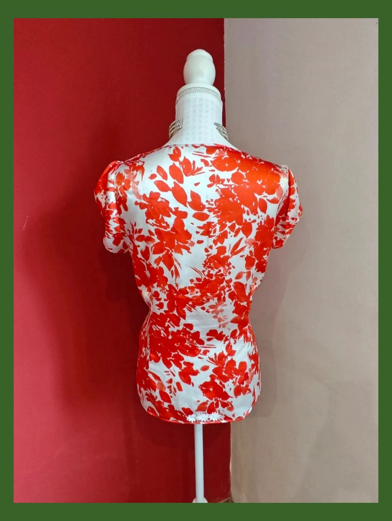 🌺Preciosa blusa de raso estampado blanco y rojo, de Antea – Antea – taille XXXL / 46 / 18 5