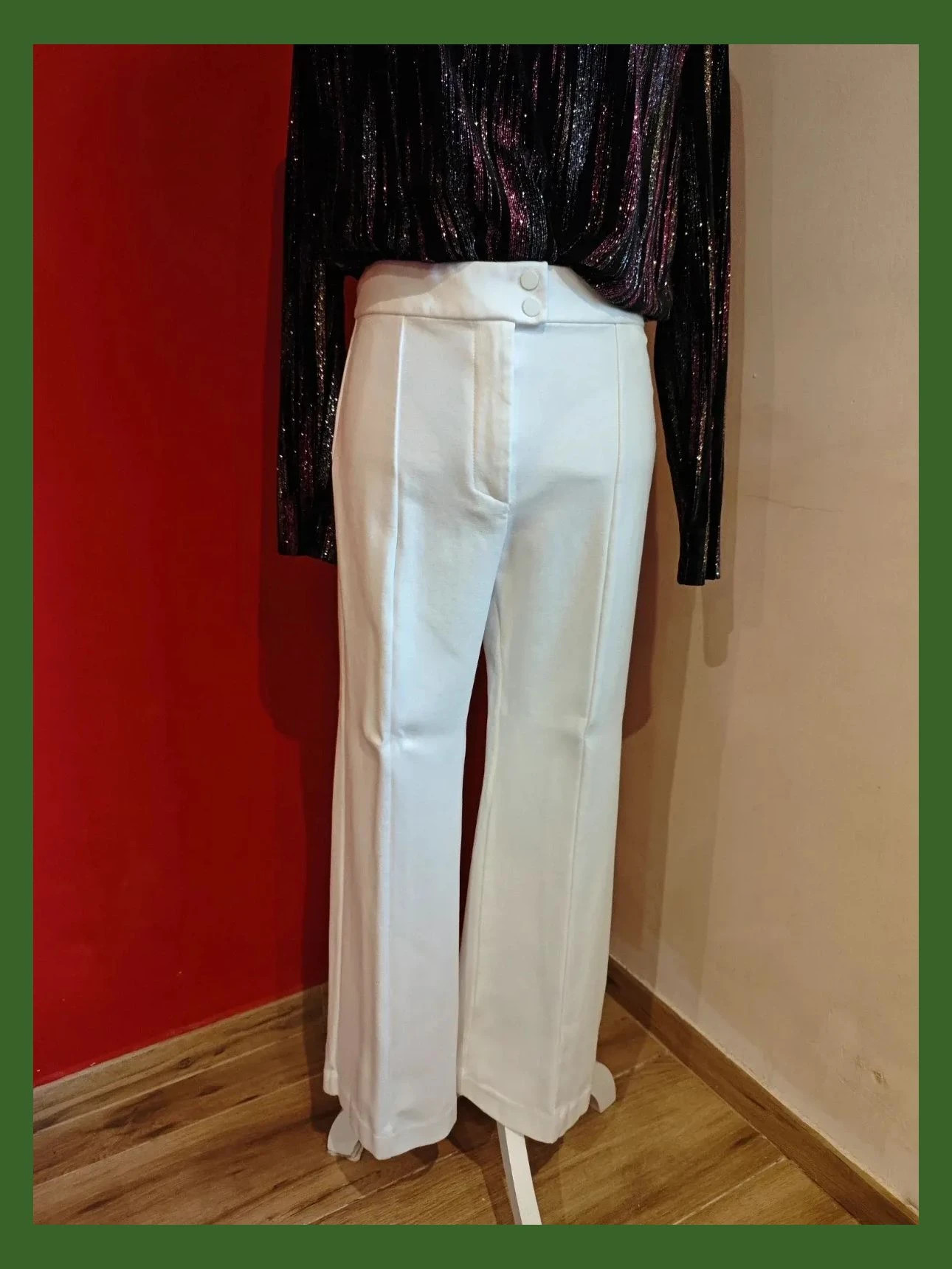 🌺 Elegante pantalón de punto blanco de pata ancha