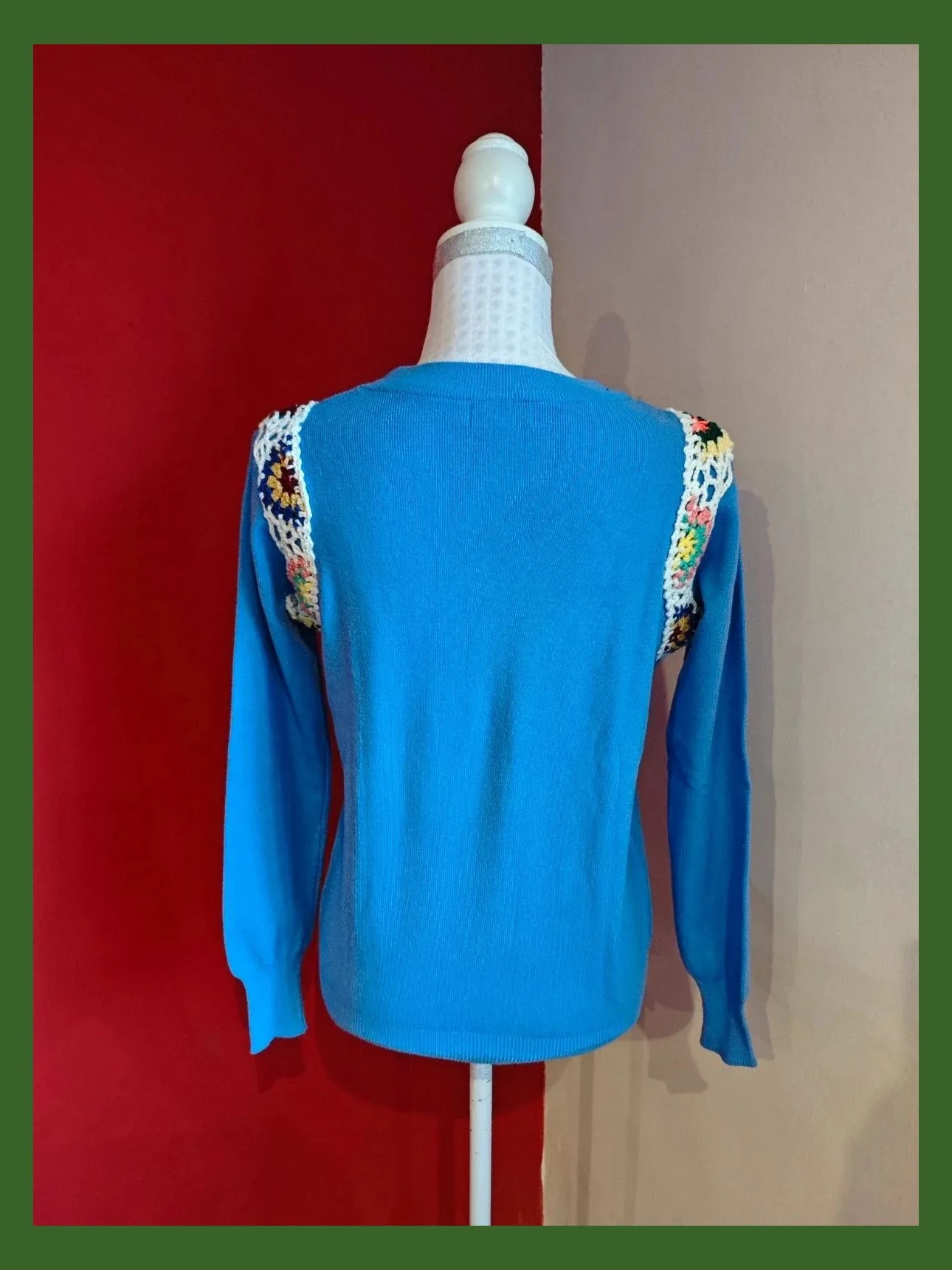 🌺Jersey azul con crochet multicolor en hombros, talla L – Laetitia Mem – taille L / 40 / 12 5