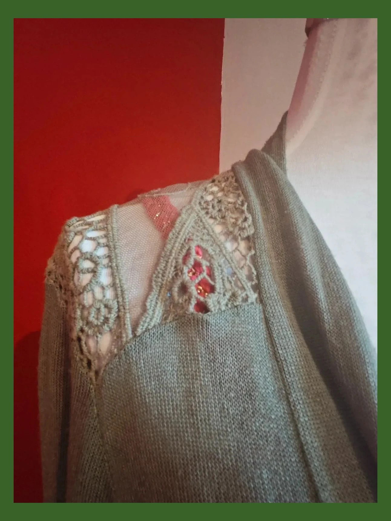 🌺Bonita chaqueta larga de punto fino verde oliva con blonda en la parte superior – Made In Italy – taille XL / 42 / 14 4