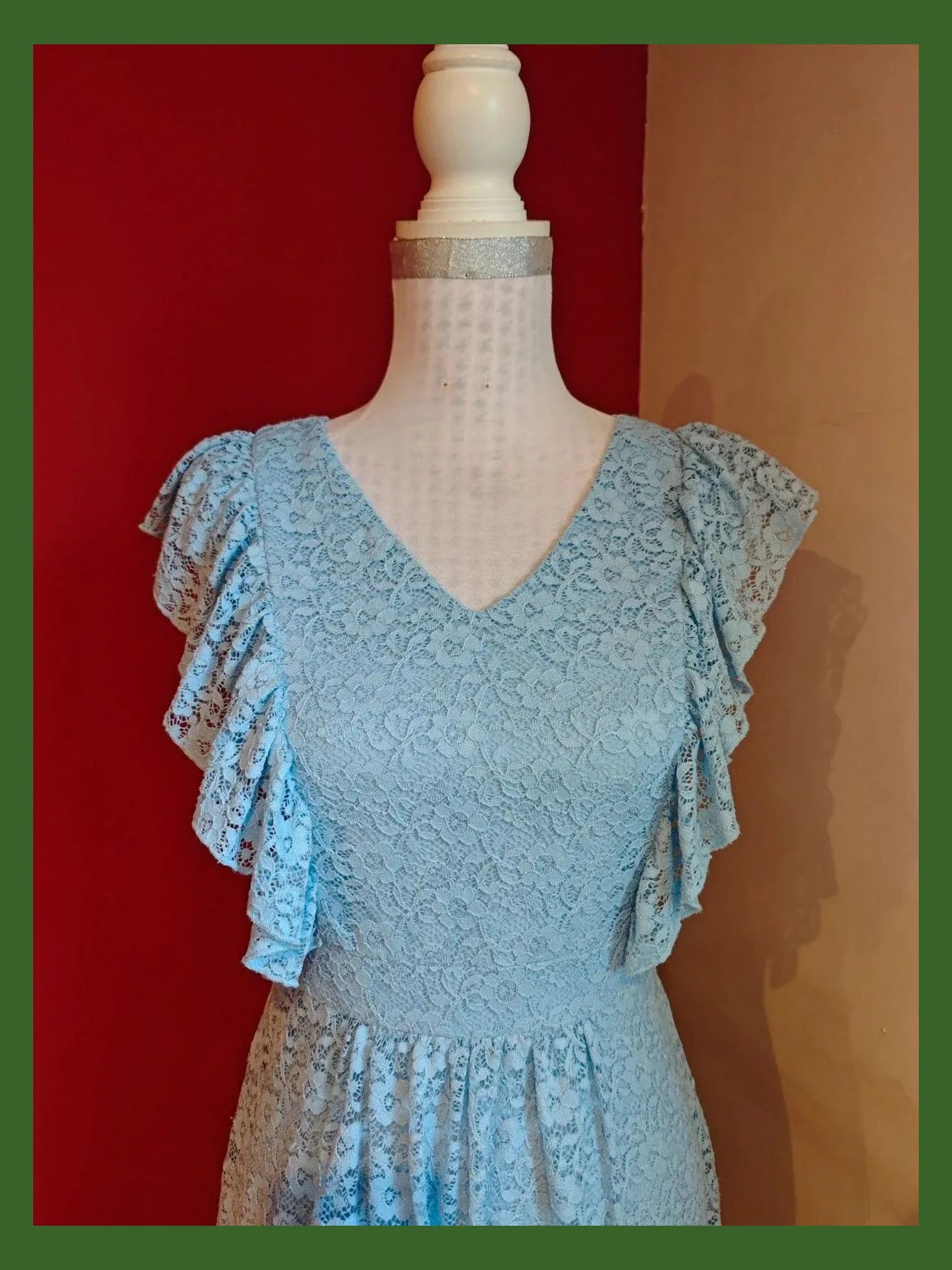 🌺Espectacular vestido de blonda elástica azul claro con volantes en los lados, talla M – Yumi – taille M / 38 / 10 4