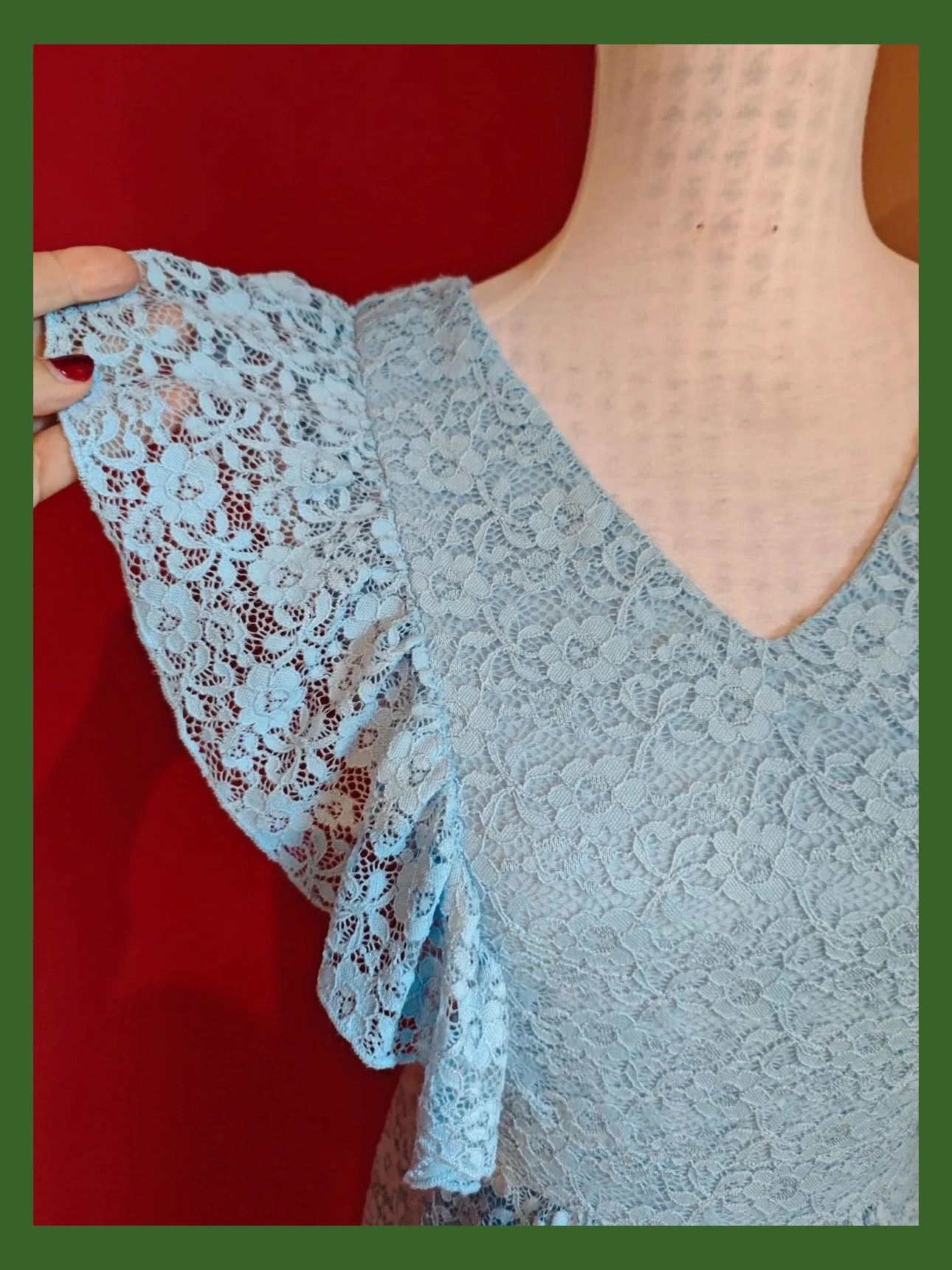 🌺Espectacular vestido de blonda elástica azul claro con volantes en los lados, talla M – Yumi – taille M / 38 / 10 5