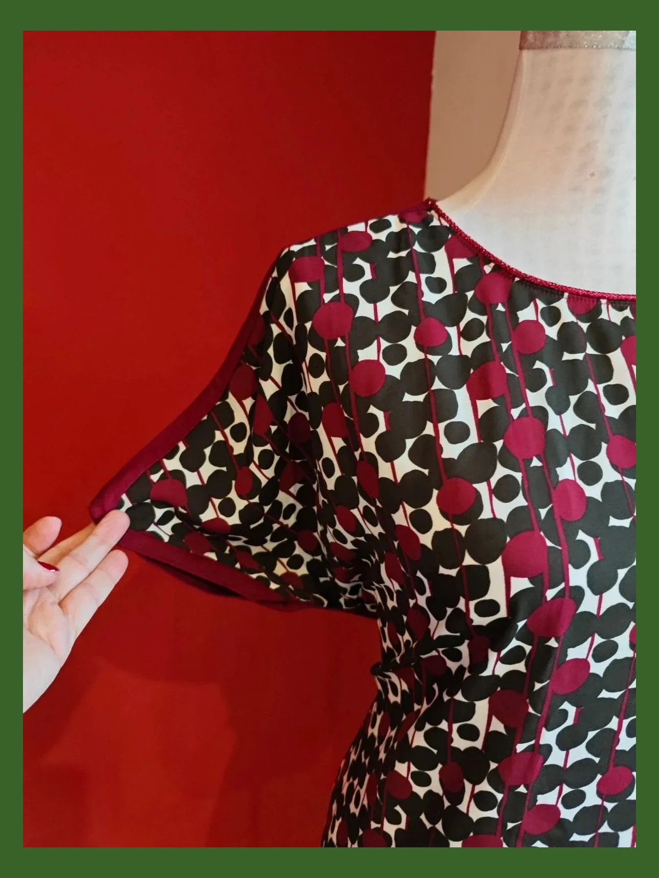 🌺Camiseta de algodón y modal con estampado de círculos negros y granates, talla 48 – Stooker – taille 4XL / 48 / 20 3