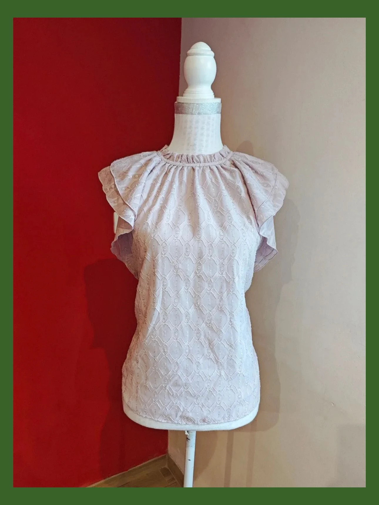 🌺Blusa de gasa malva con volantes en hombros y cuello, talla S, de Loft