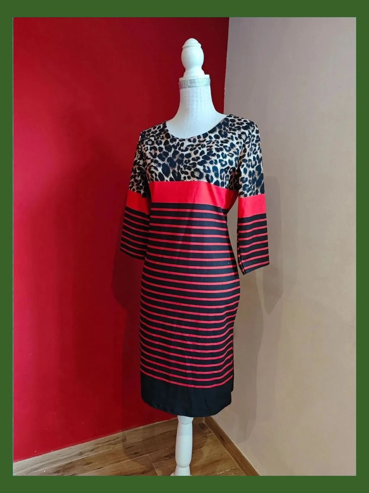 🌺 Vestido entallado con rayas rojo y negro y arriba estampado animal print – MustHaves By Elja – taille XL / 42 / 14 2