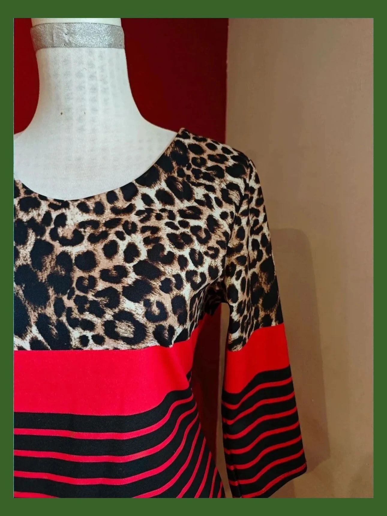 🌺 Vestido entallado con rayas rojo y negro y arriba estampado animal print – MustHaves By Elja – taille XL / 42 / 14 3