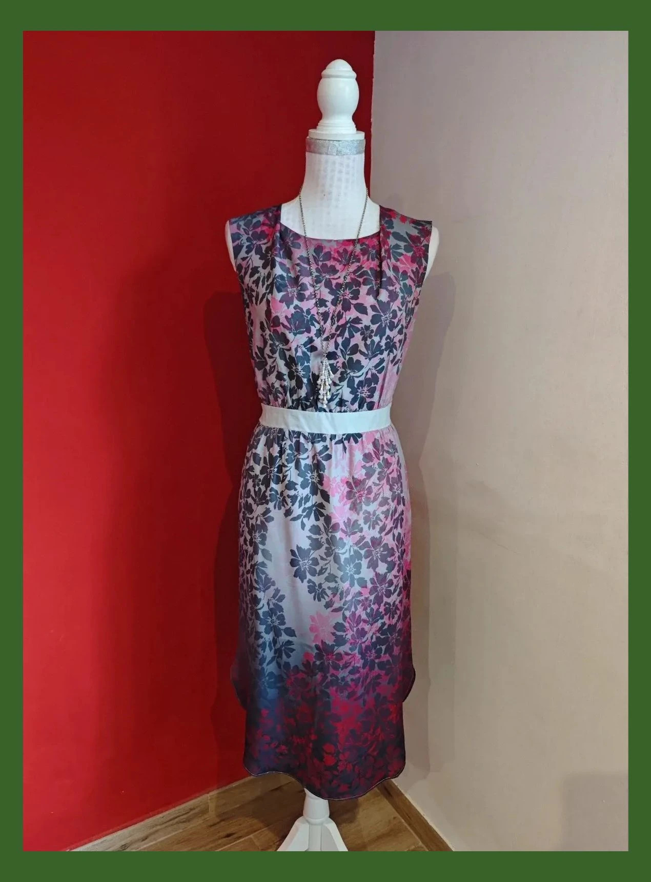 🌺Vestido estampado tonos grises, lilas y rosas, talla L