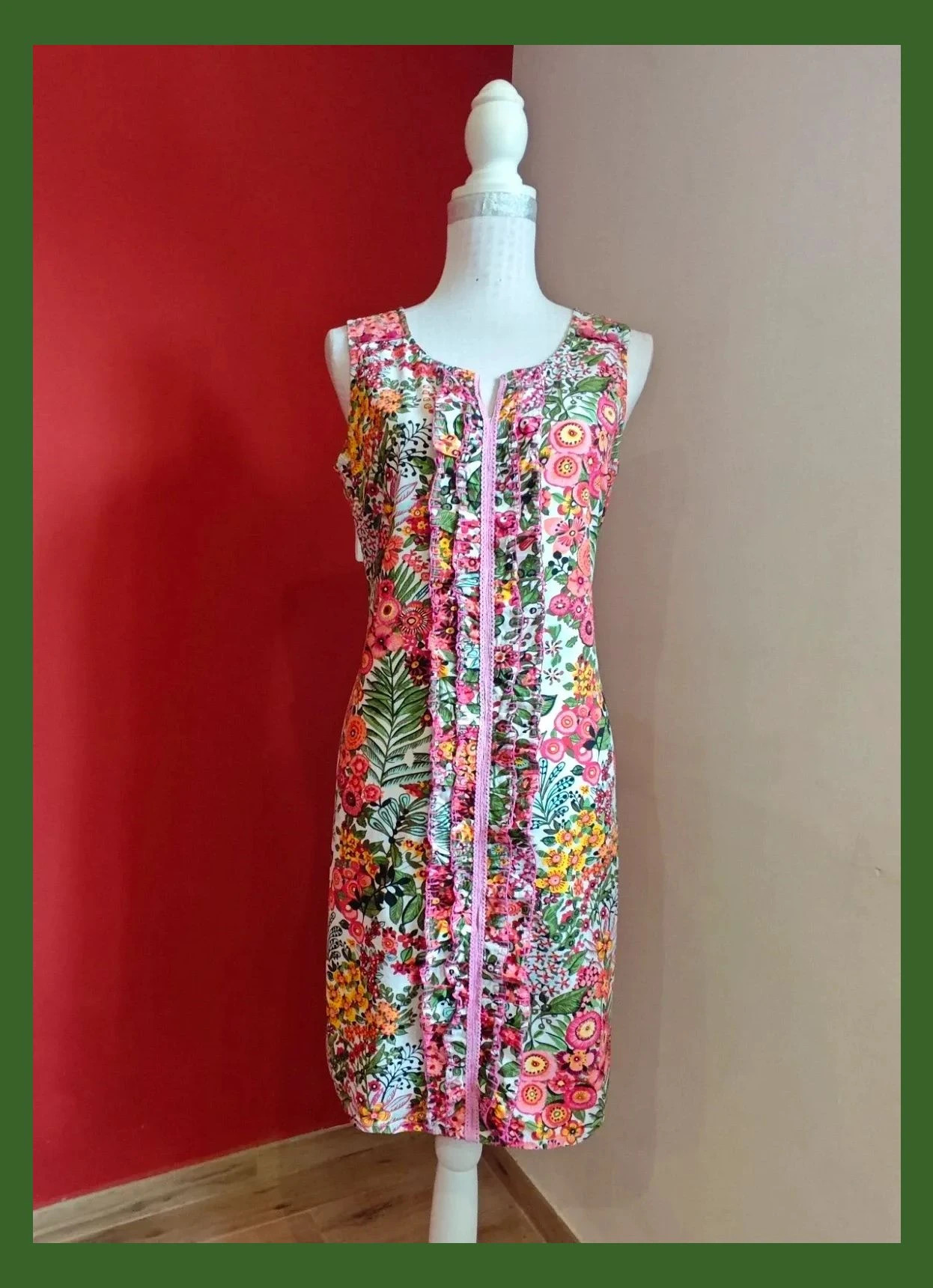 🌺 Bonito vestido de algodón estampado floral con volantes delante y cinta de crochet rosa