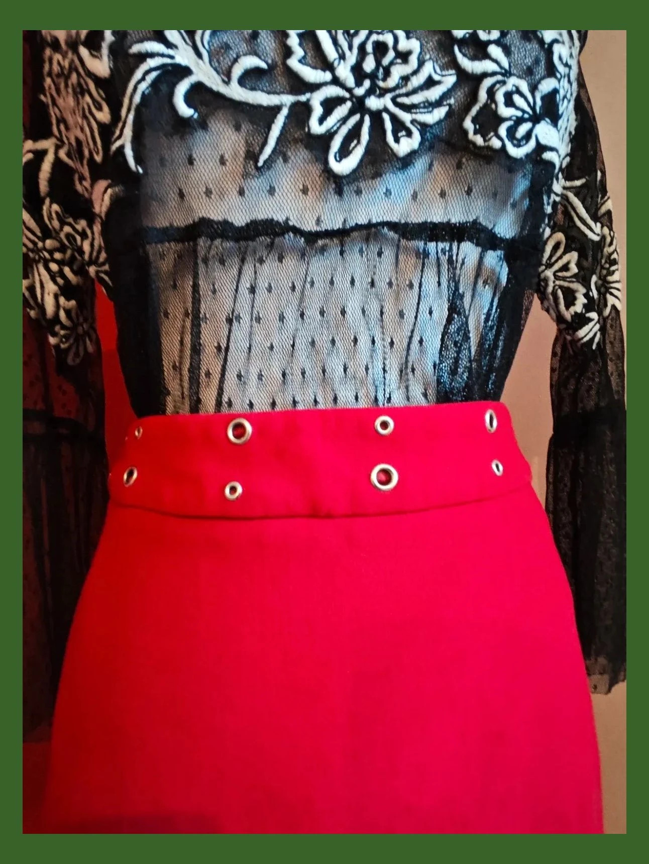 🌺Falda roja con remaches plateados en cintura – El Corte Inglés – taille XL / 42 / 14 4