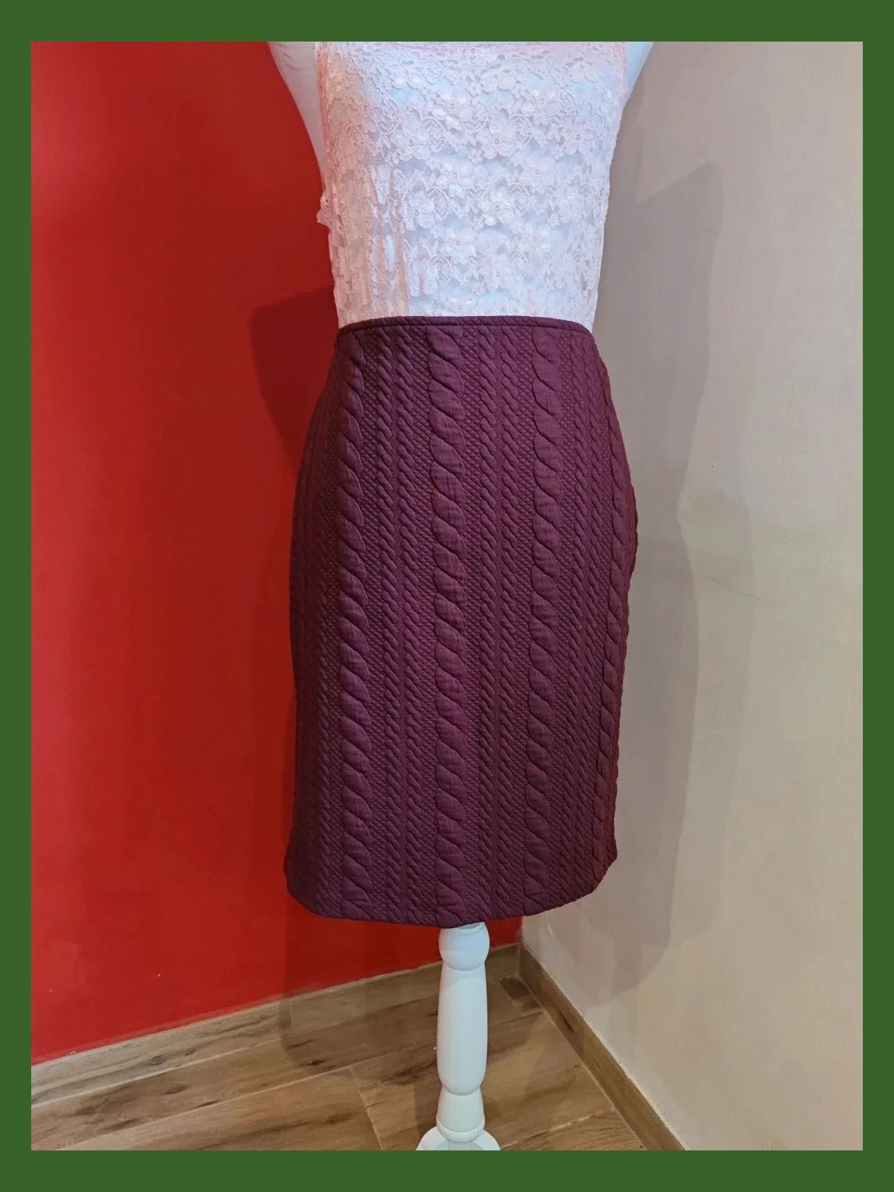 🌺Falda granate con cordones en relieve, talla L – Yessica – taille L / 40 / 12