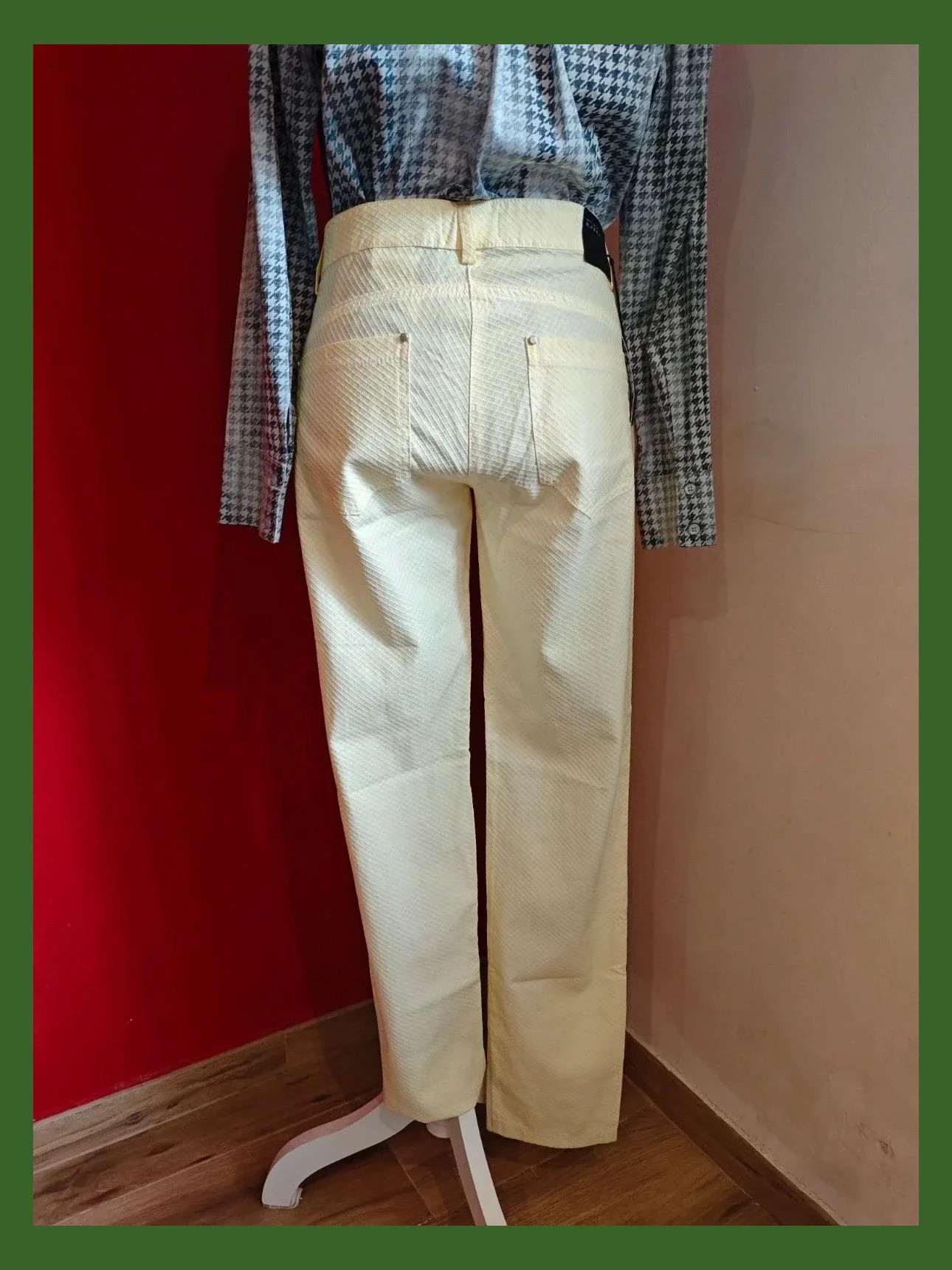🌺 Bonito pantalón de algodón amarillo clarito, con relieves tipo rejilla, talla 40 – Didi – taille L / 40 / 12 5