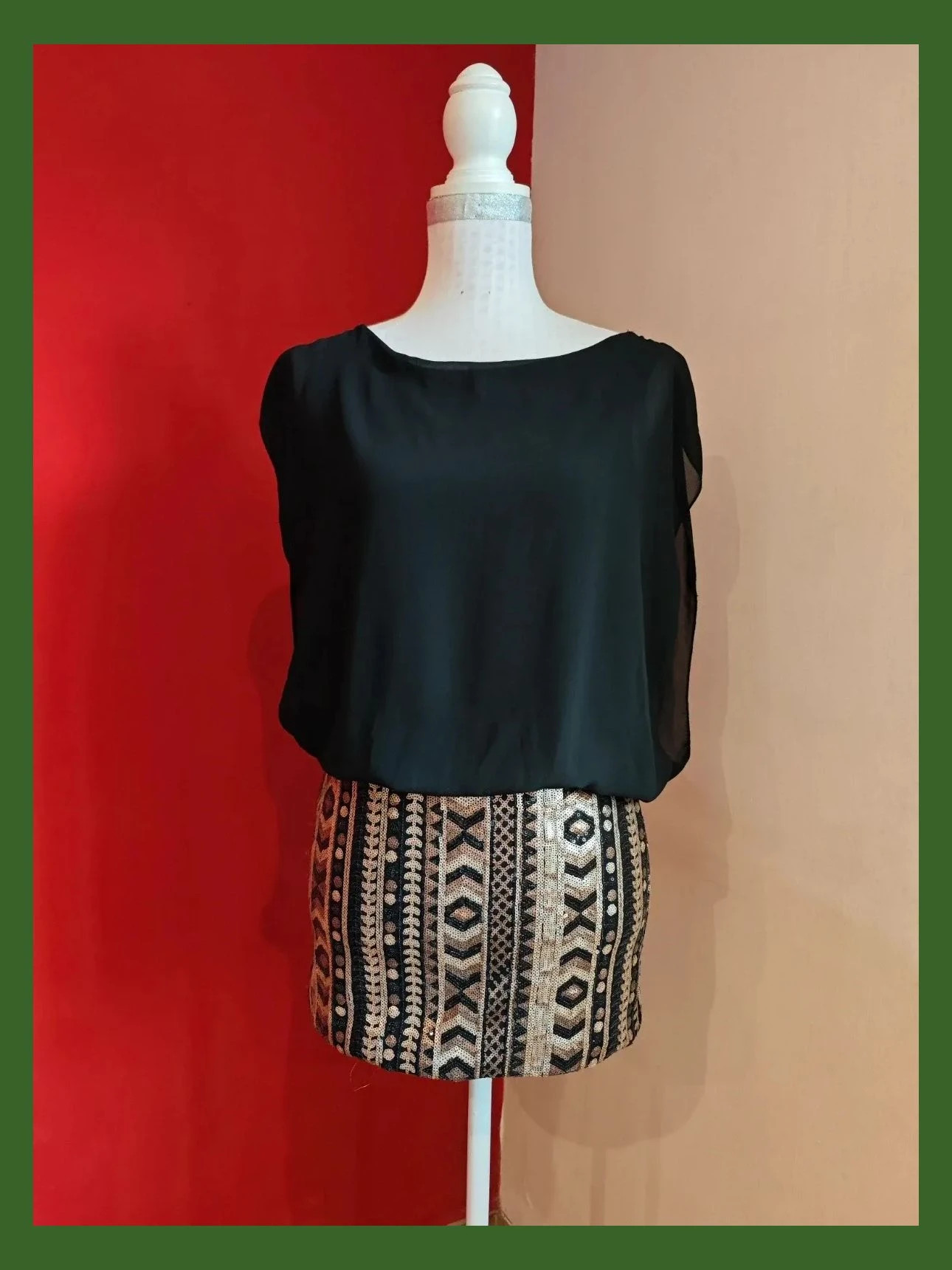 🌺 Estiloso vestido de gasa negra y falda mini ajustada de lentejuelas – Made In Italy – taille S / 36 / 8