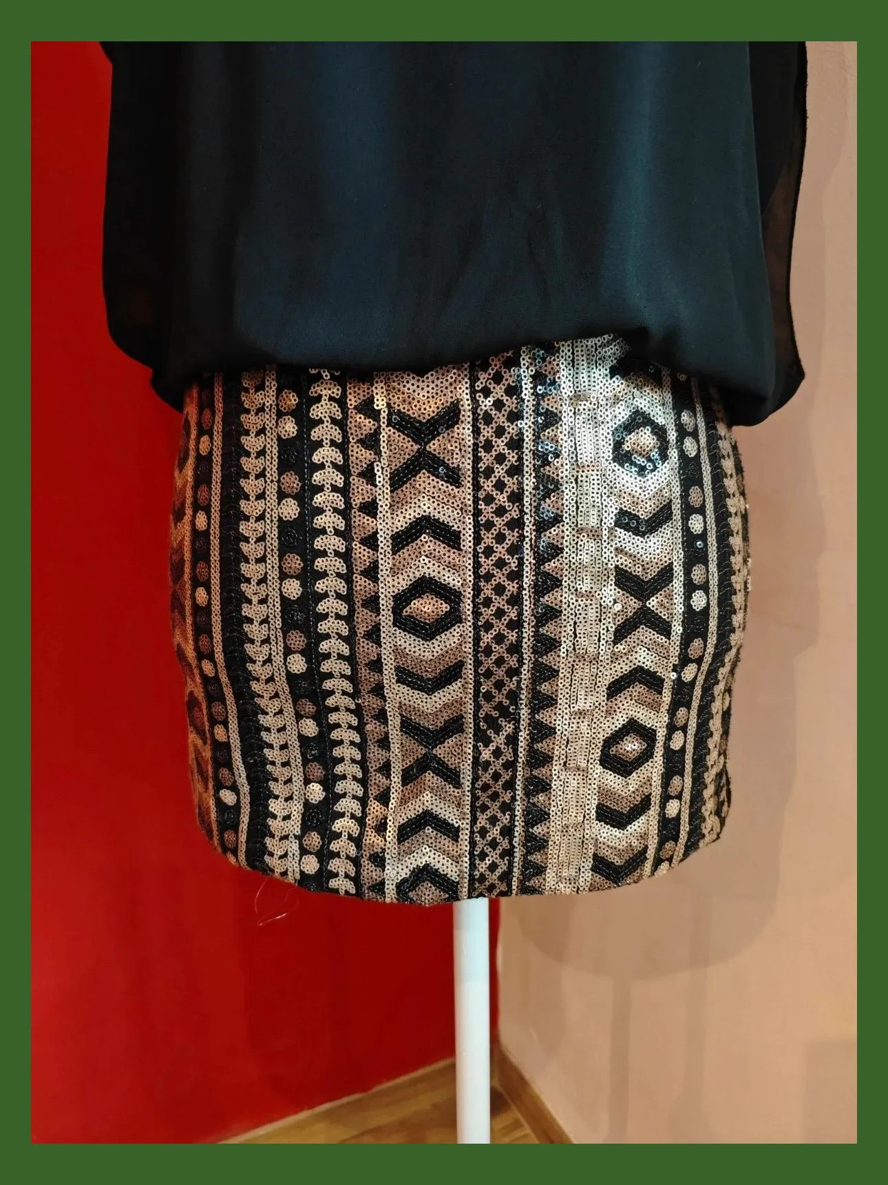 🌺 Estiloso vestido de gasa negra y falda mini ajustada de lentejuelas – Made In Italy – taille S / 36 / 8 4