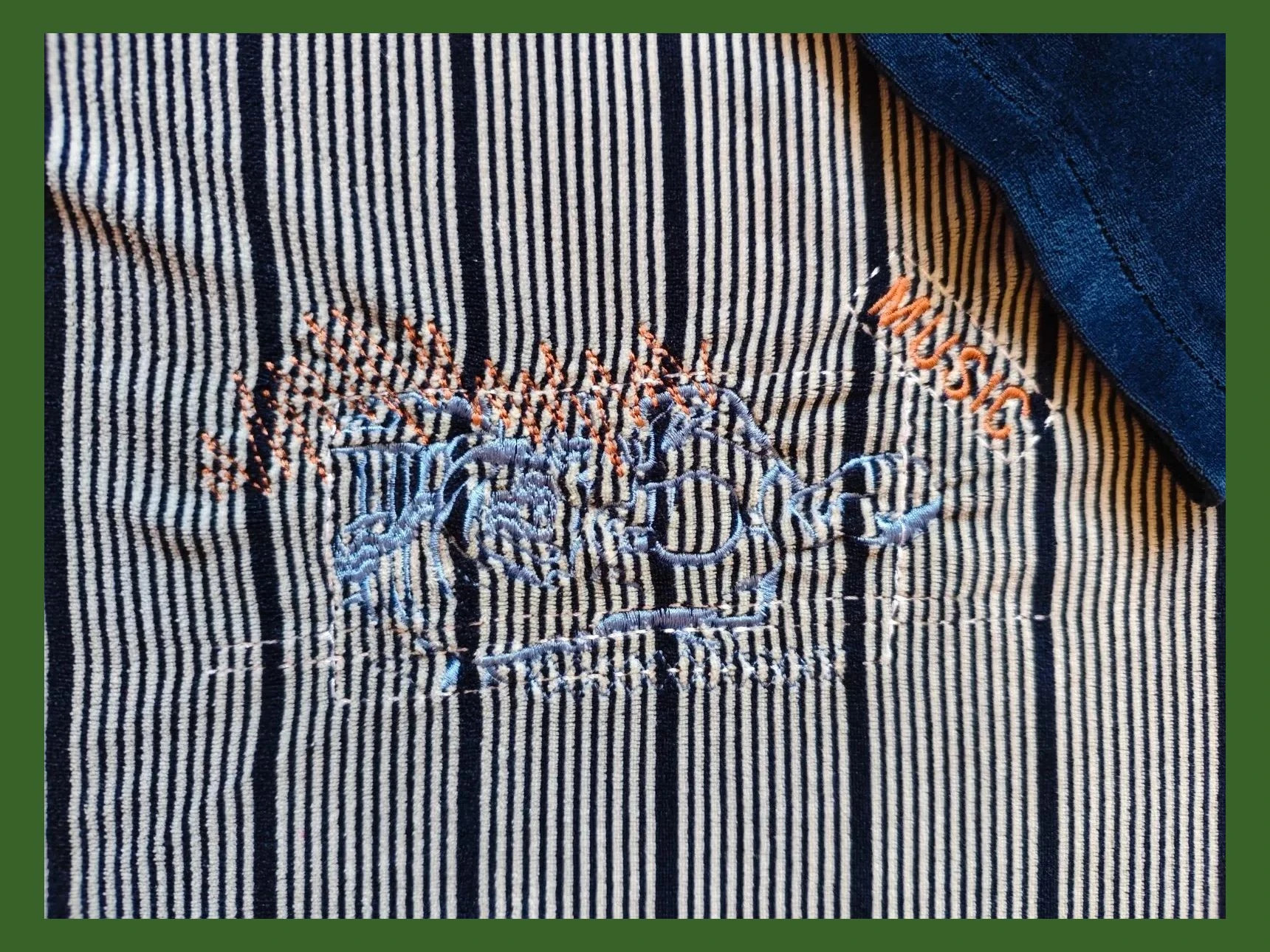 🌺Cómodo pijama de terciopelo azul marino con rayas en la parte superior – Doremi – taille XL 3