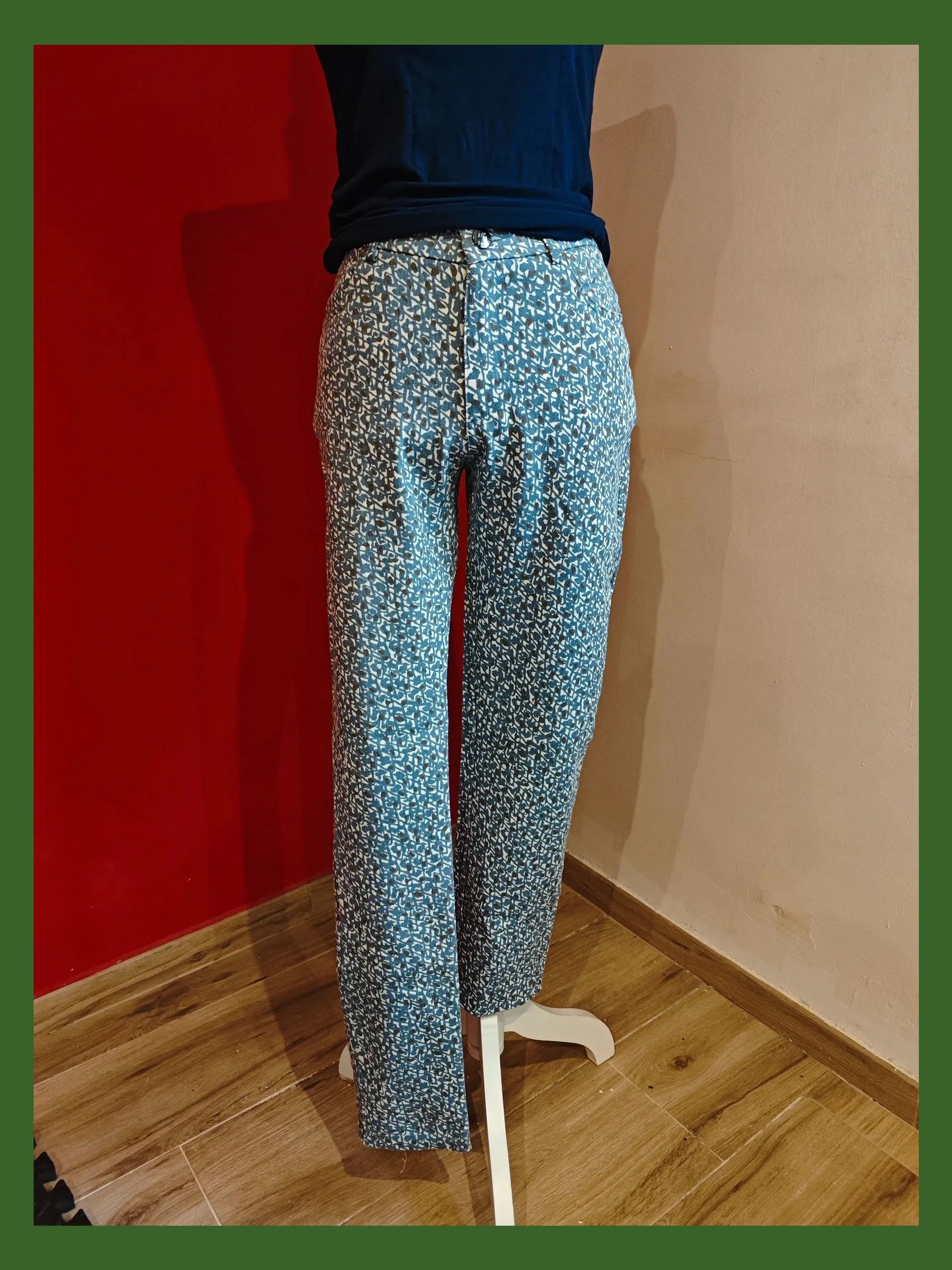 🌺 Pantalón pitillo de algodón elástico tonos azul, blanco y marrón, talla L