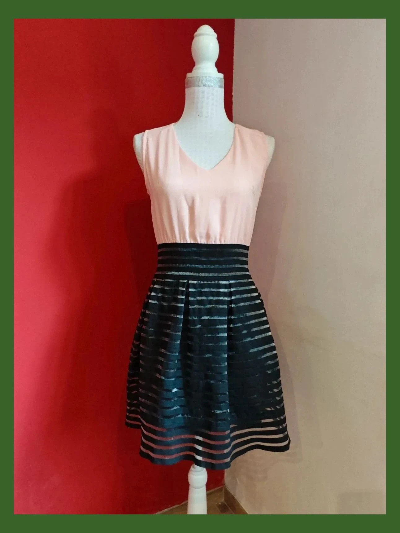 🌺 Precioso vestido para eventos rosa arriba y falda negra con transparencias