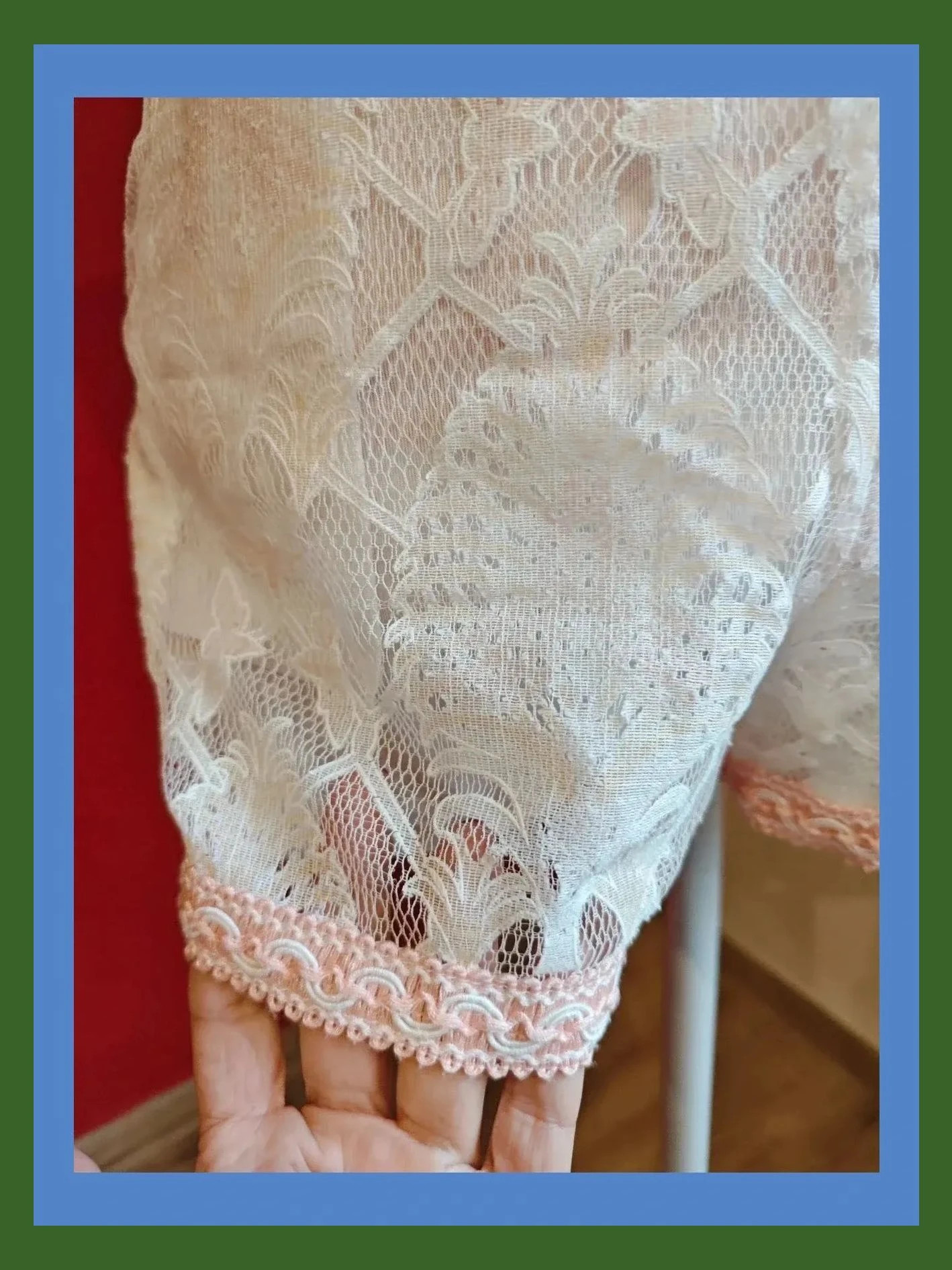 🌺 Bonito short de blonda blanca con pasamanería rosa, talla S – Boutique Italiana – taille S / 36 / 8 3
