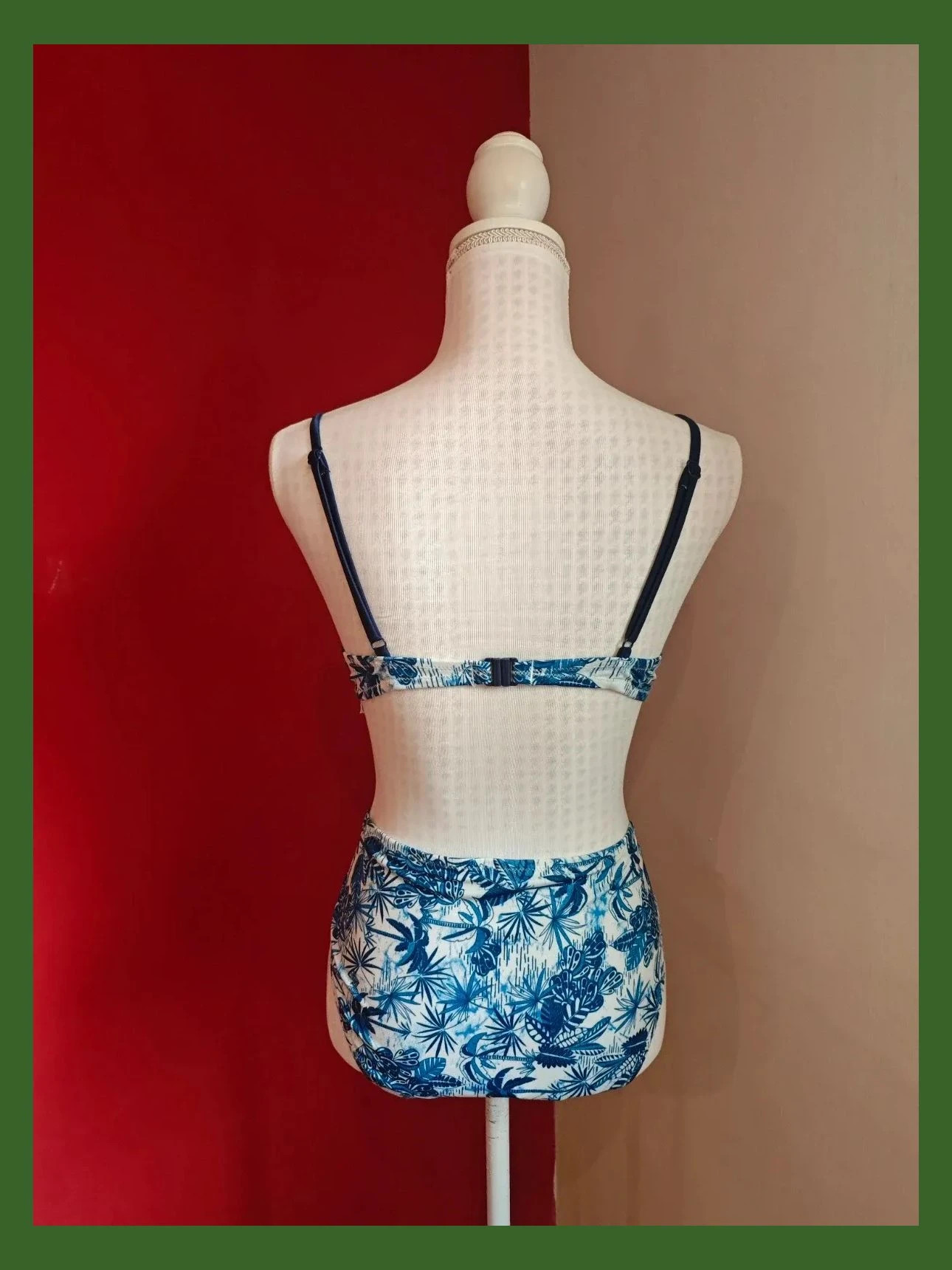 🌺 Bikini blanco con estampado floral tonos azules – Colours of the World – taille XL / 42 / 14 4